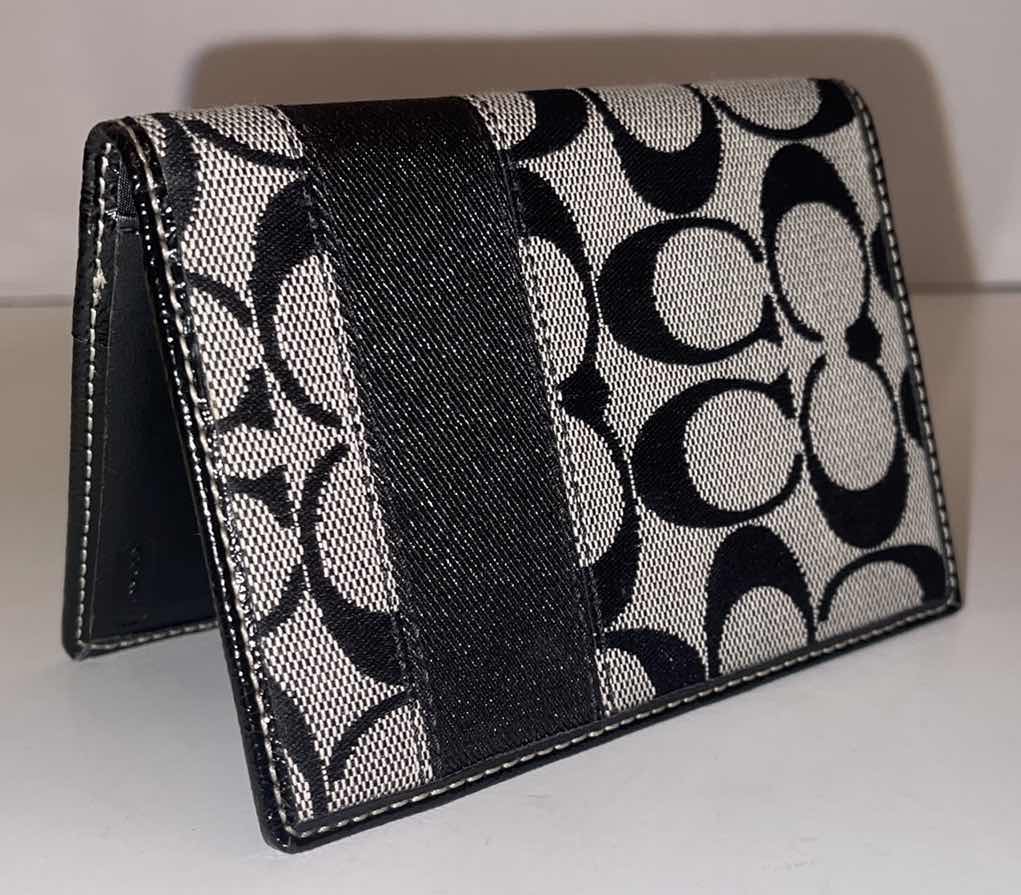 Photo 1 of COACH SIGNATURE BLACK WHITE TRAVEL PASSPORT CASE COVER ID BADGE HOLDER