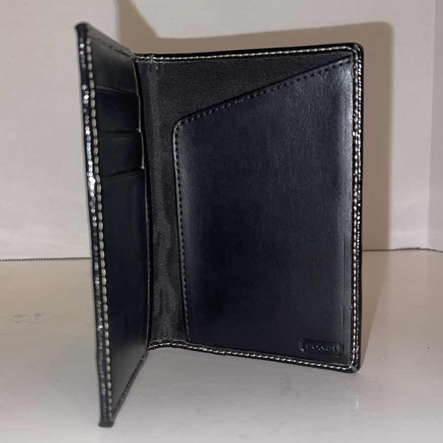 Photo 1 of COACH SIGNATURE BLACK WHITE TRAVEL PASSPORT CASE COVER ID BADGE HOLDER