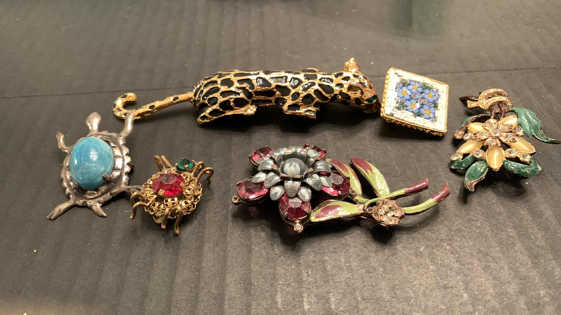 Photo 1 of ASSORTED BROOCHES