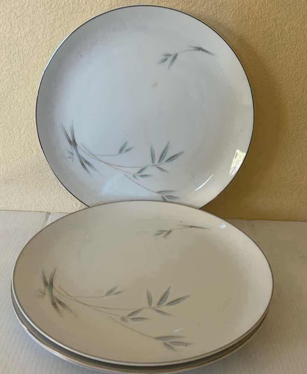 Photo 1 of 4- PIECE MIKASA FINE CHINA BALBOA DESIGN DINNER PLATES