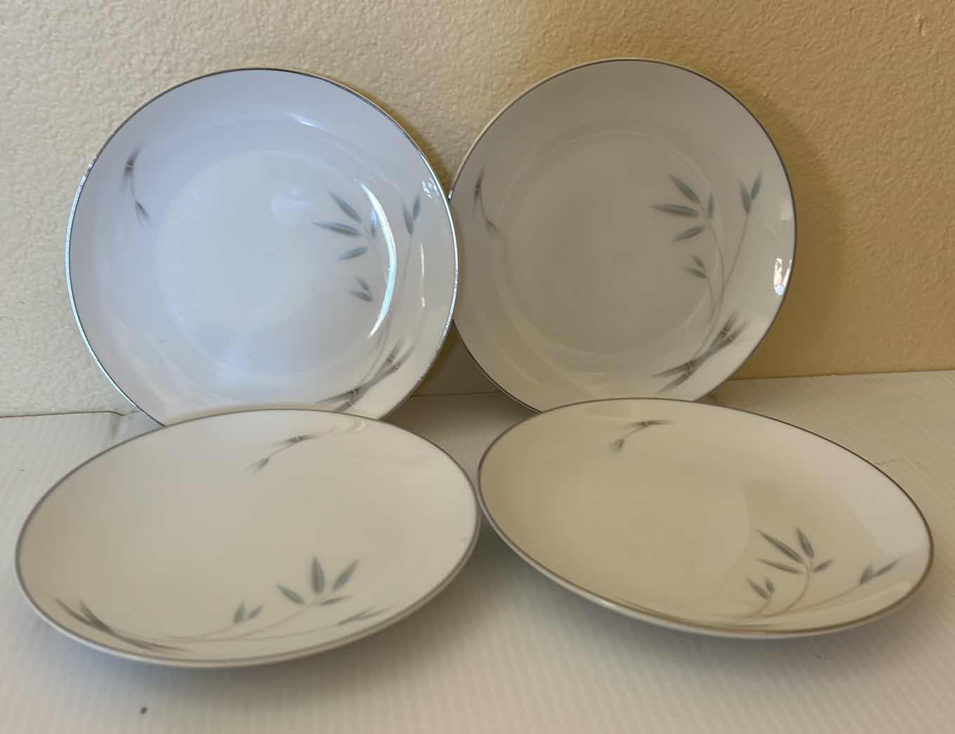 Photo 1 of 4- PIECE MIKASA FINE CHINA BALBOA DESIGN DESSERT PLATES