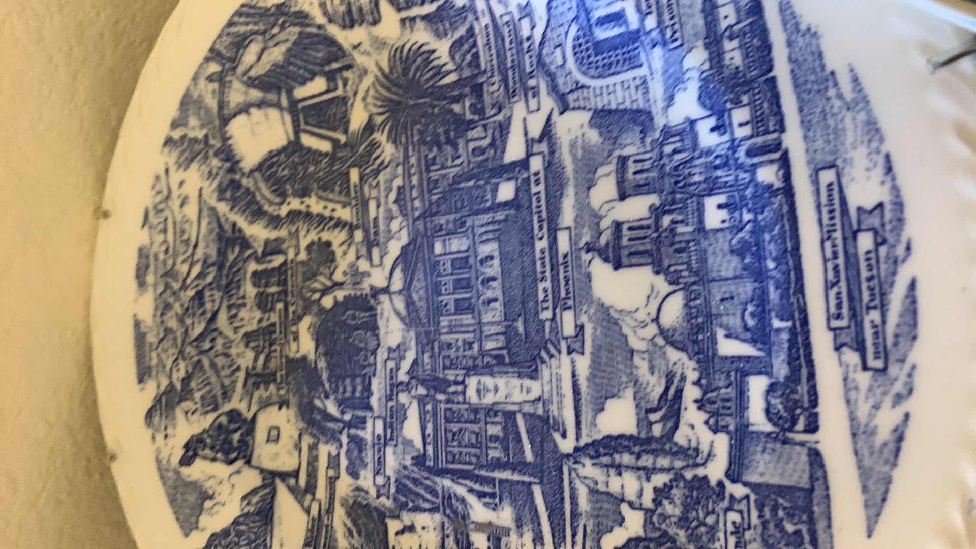 Photo 1 of UNITED STATES THEMED PLATES