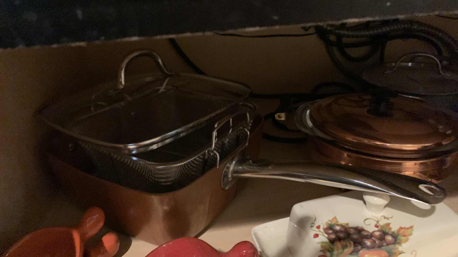 Photo 1 of CONTENTS OF CABINET