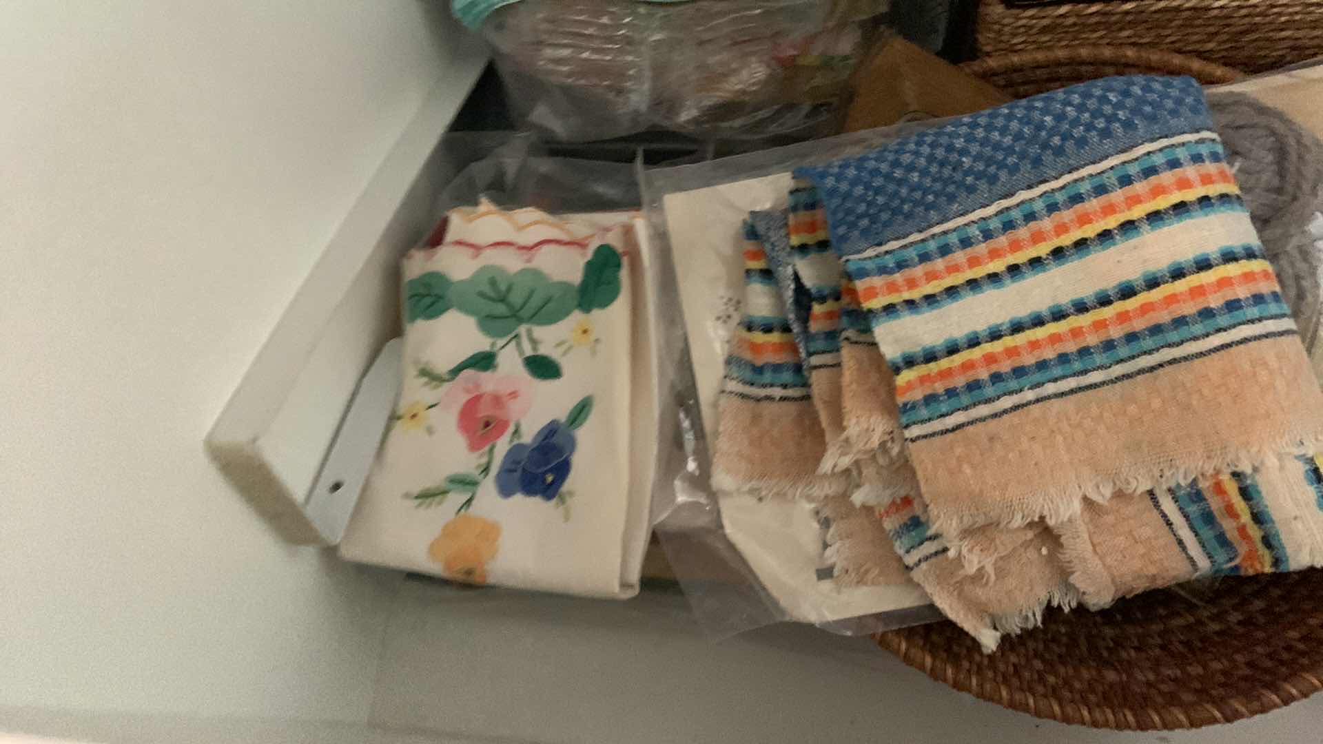 Photo 1 of CONTENTS OF DRAWER