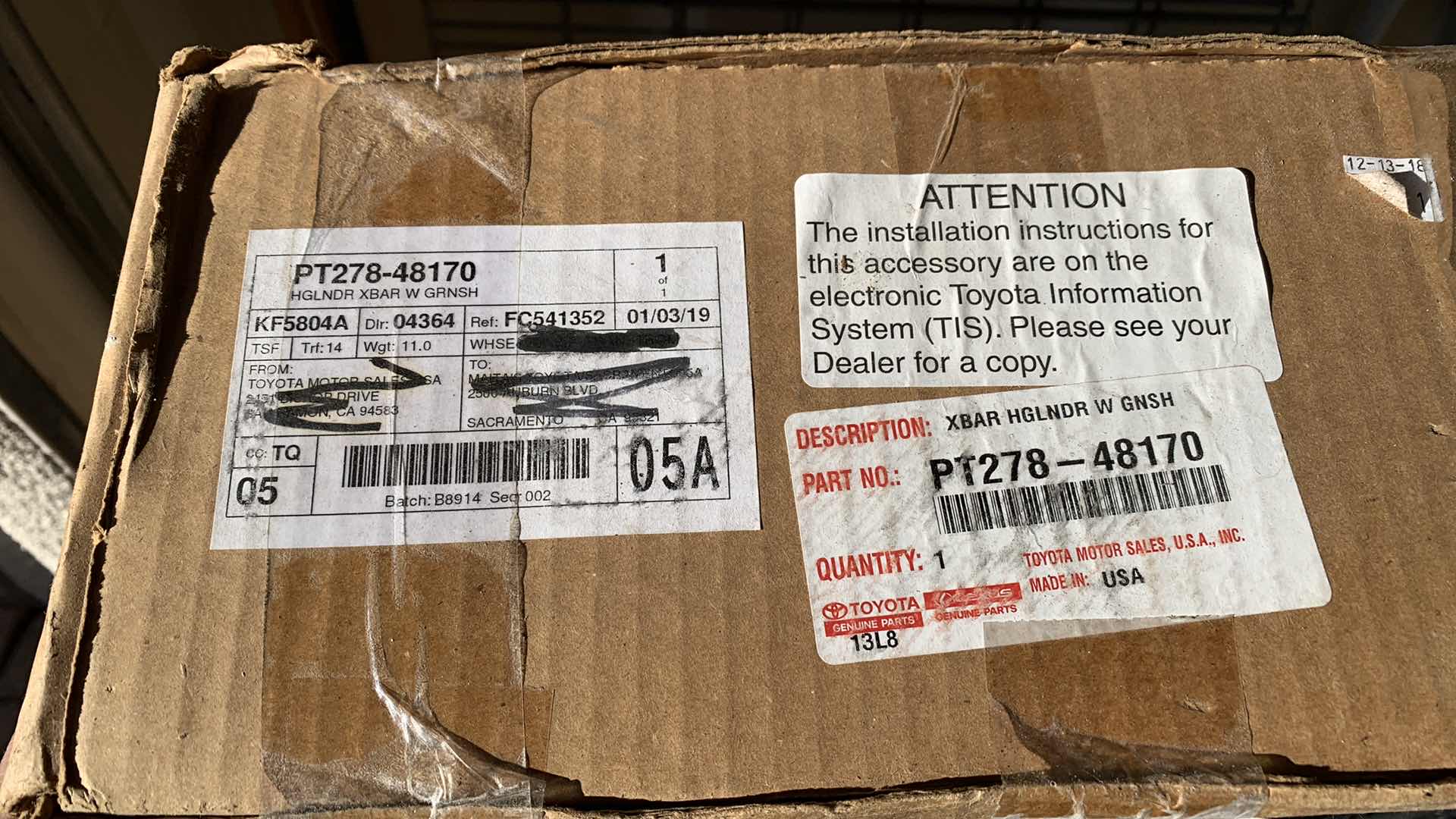 Photo 1 of 2018-2019 TOYOTA HIGHLANDER OEM ROOF RACK