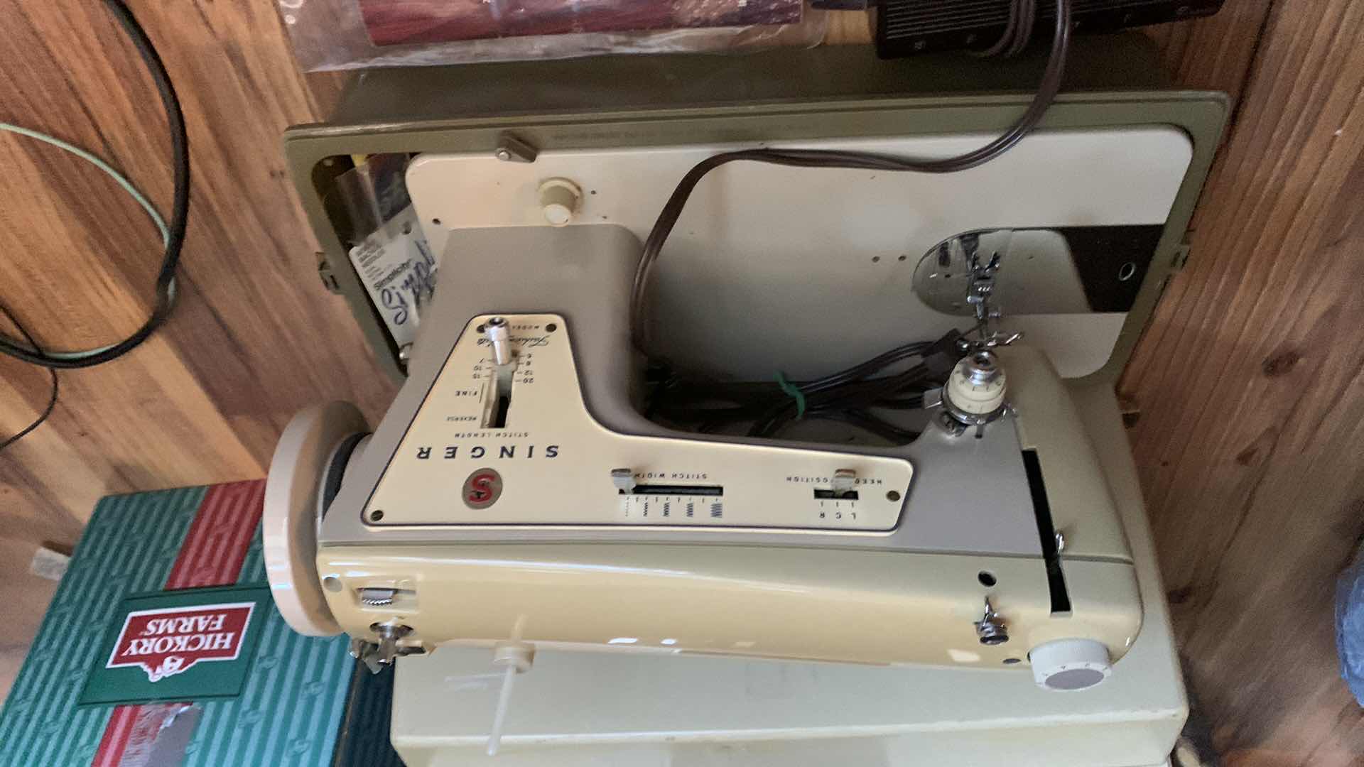 Photo 1 of VINTAGE SINGER SEWING MACHINE