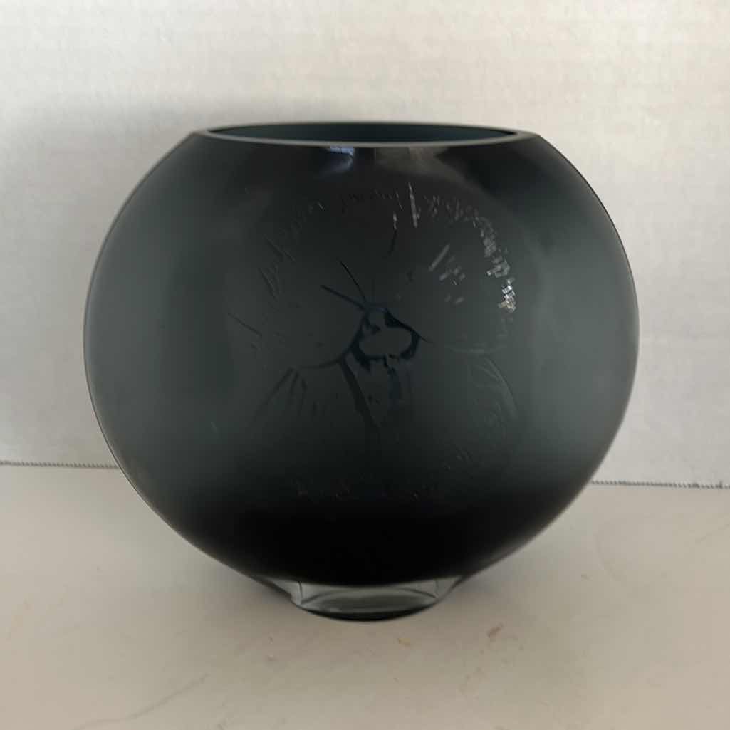 Photo 1 of 8” X 7” ETCHED POODLE GLASS VASE