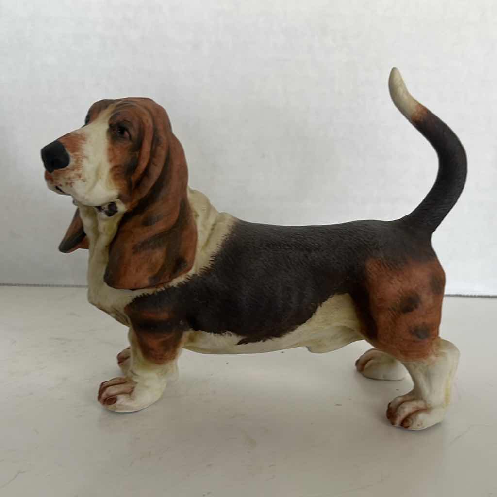 Photo 1 of 6” BASSET HOUND DOG FIGURINE