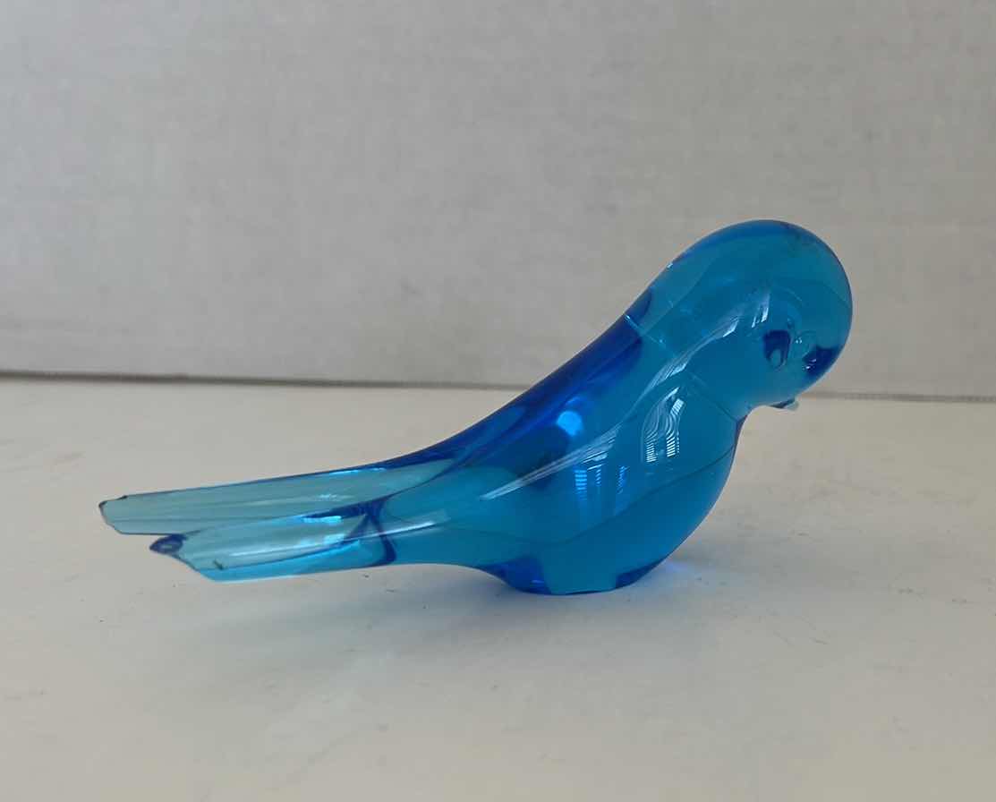 Photo 1 of  LONG TAIL SWALLOW BIRD BLUE ART HAND BLOWN GLASS FIGURINE 2.5”