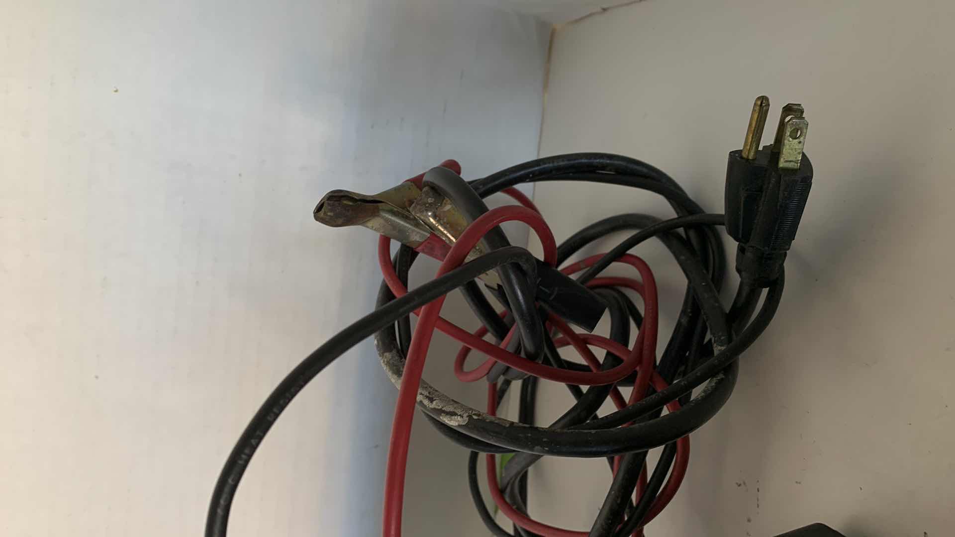 Photo 3 of SCHUMACHER 10/30/50 AMP AUTOMOBILE BATTERY FAST CHARGER