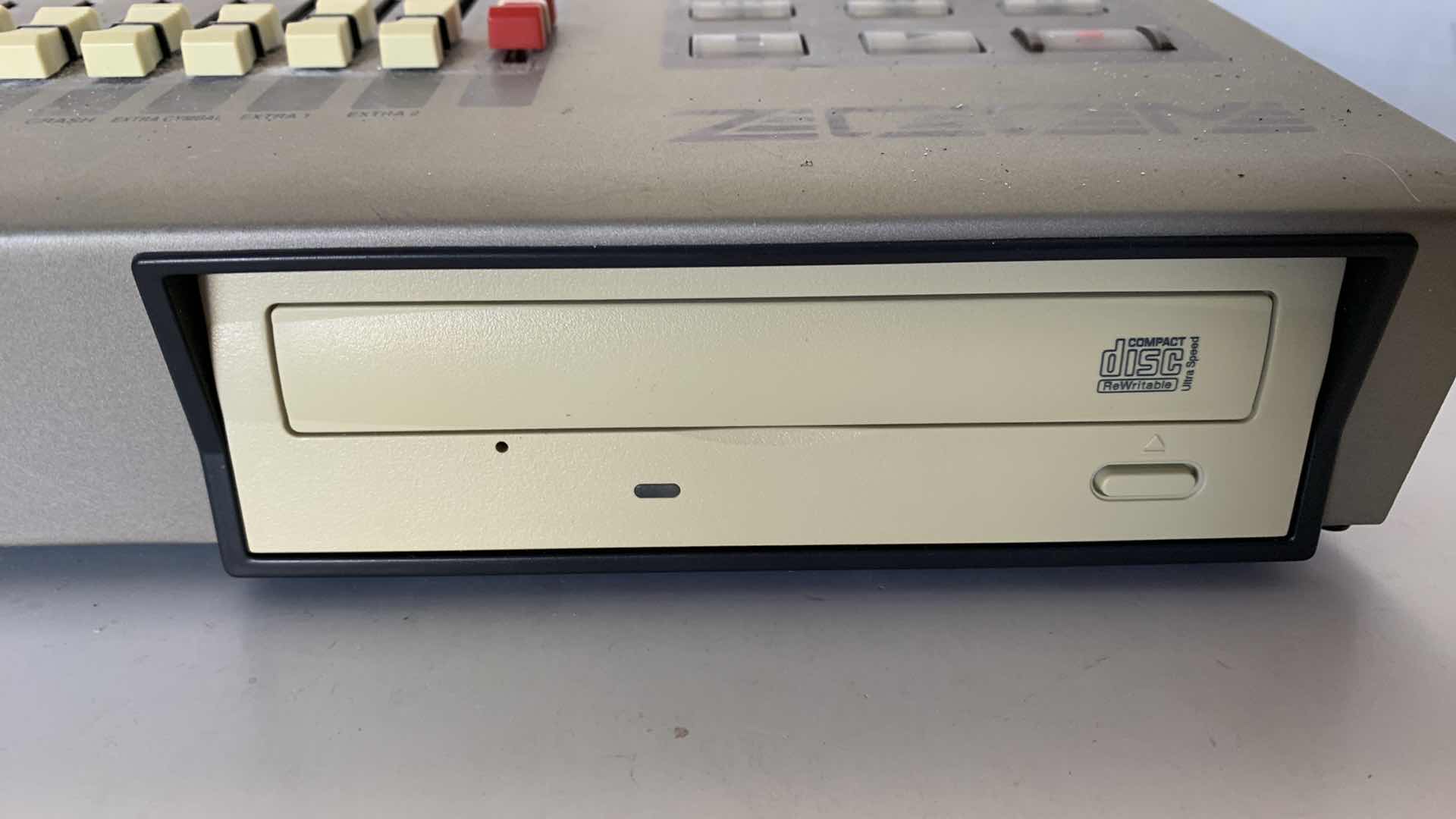 Photo 1 of ZOOM MULTITRAK RECORDING STUDIO MRS-1068