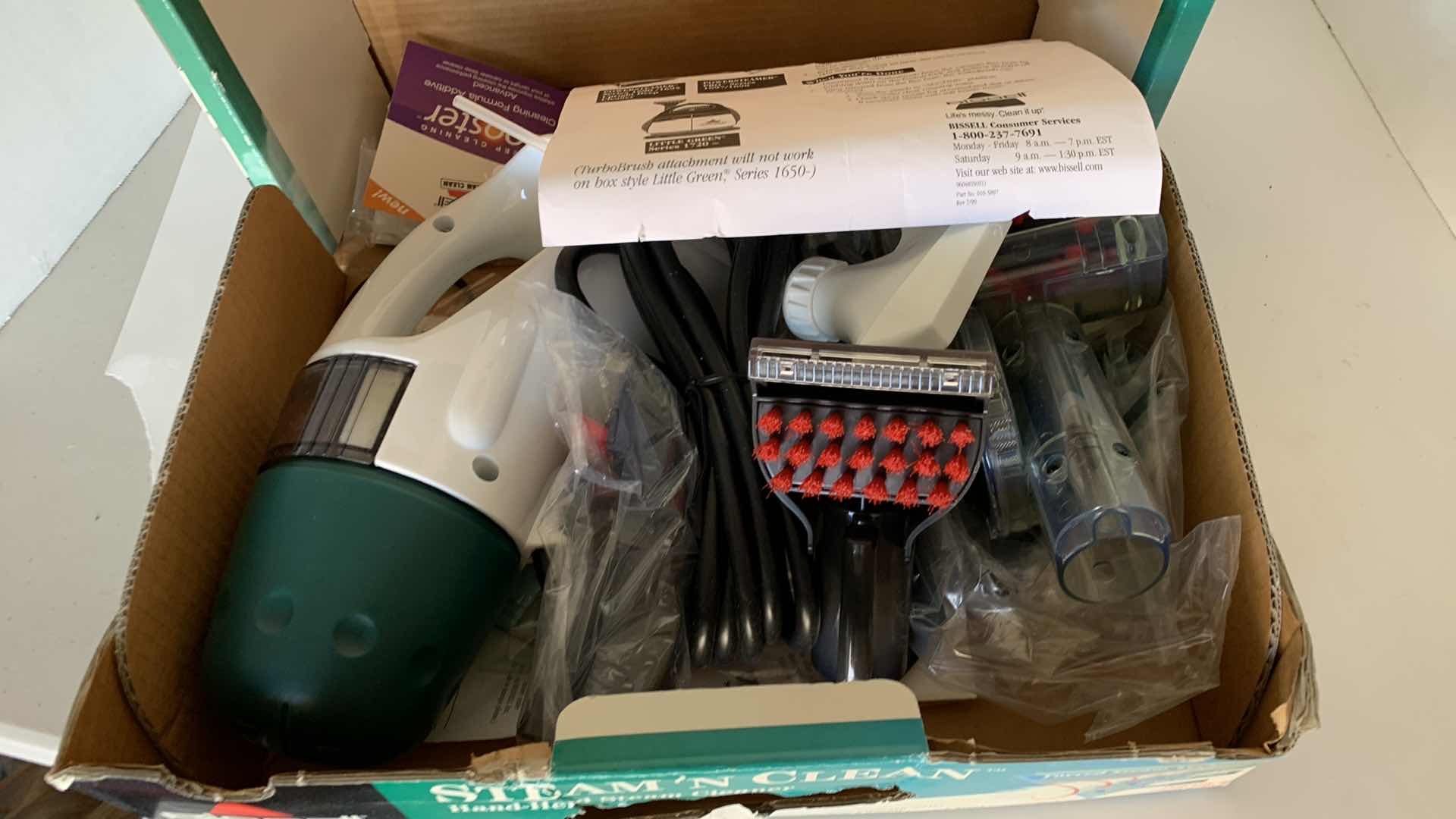 Photo 1 of BISSELL  HAND STEAM AND CLEAN DEVICE. 