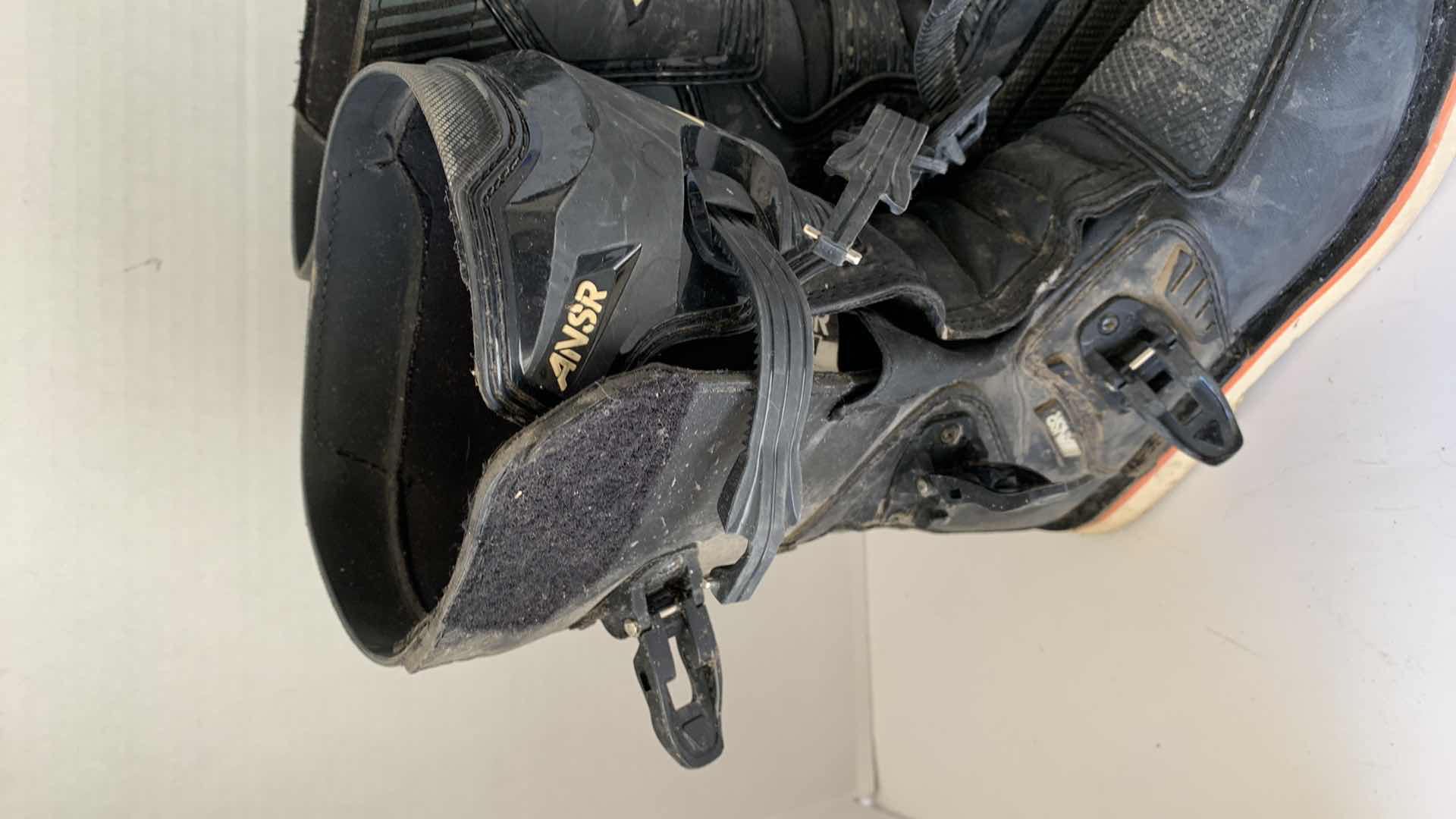 Photo 2 of ANSR AR1 YOUTH MOTORCYCLE/DIRT BIKE BOOTS. SIZE 6Y