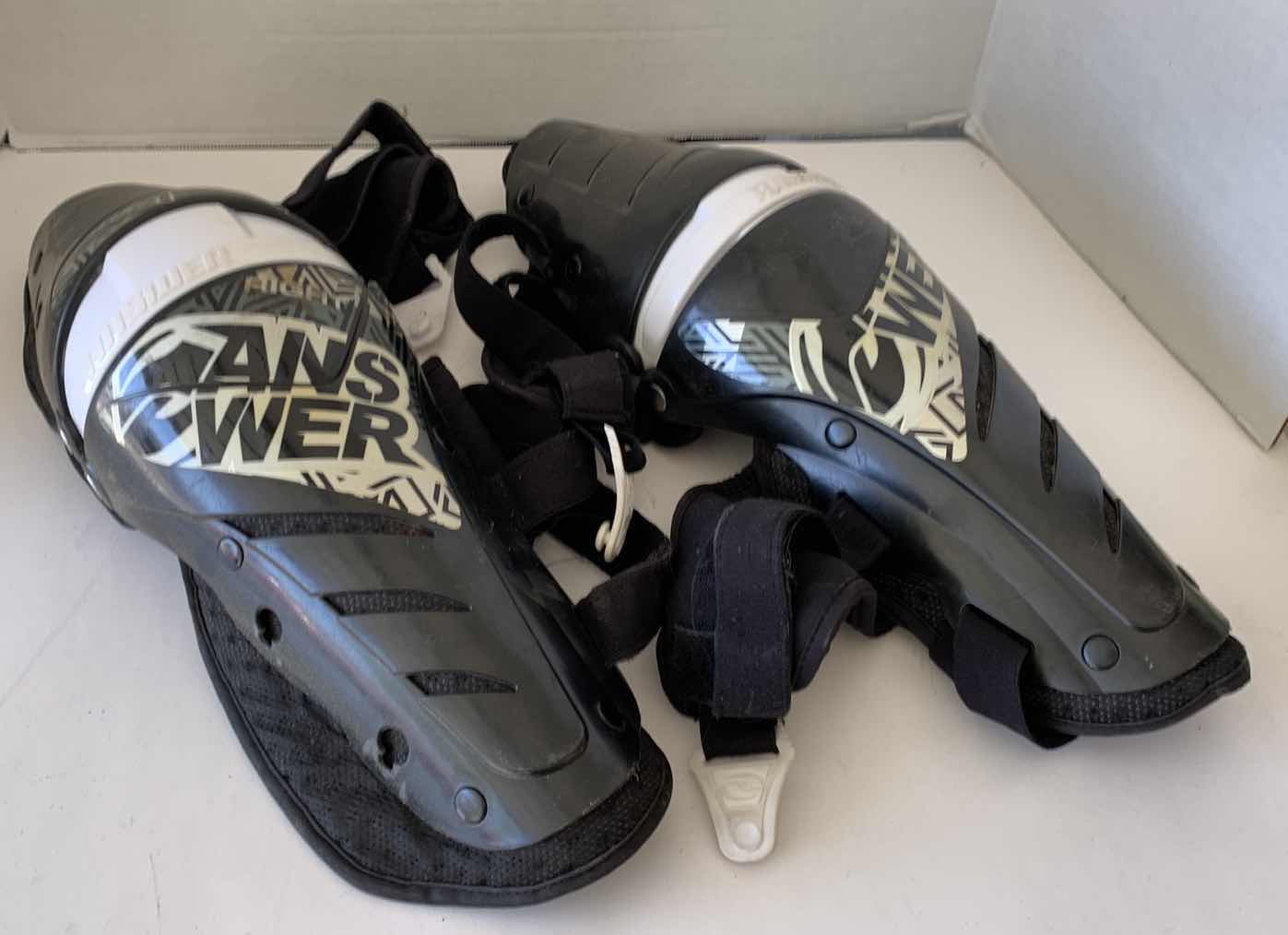 Photo 1 of ANSWER ALPHA OFF-ROAD MOTORCYCLE/DIRT BIKE ADULT KNEE GUARDS