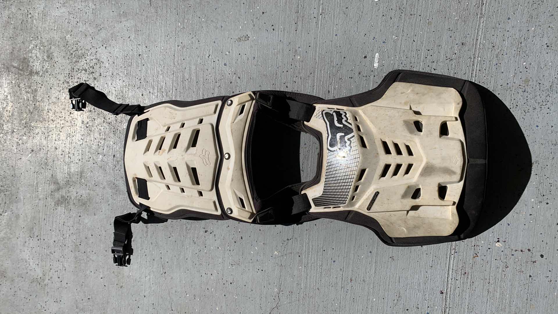 Photo 1 of FOX OFF-ROAD MOTORCYCLE CHEST AND BACK PROTECTOR SIZE L/XL