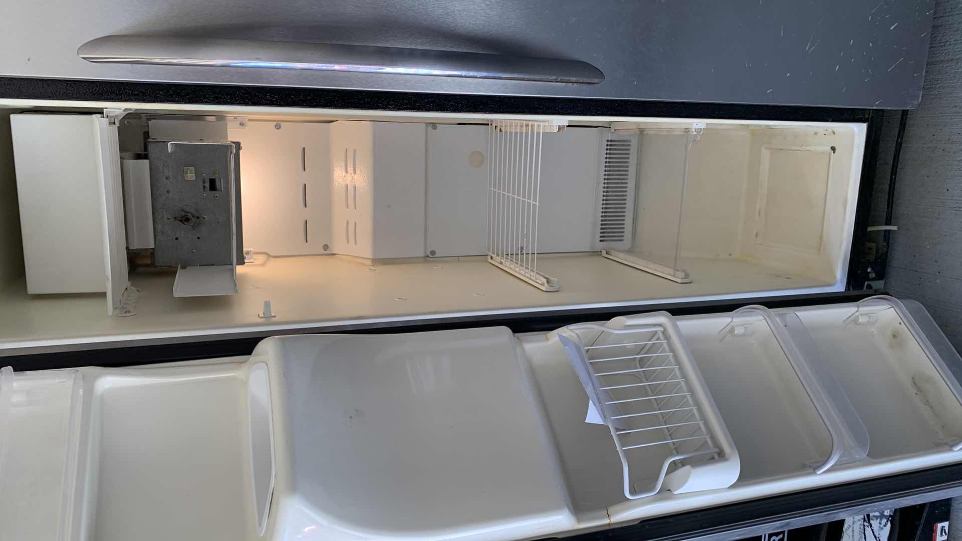 Photo 6 of FRIGIDAIRE GALLERY REFRIGERATOR FREEZER MODEL LGHC2342LFO