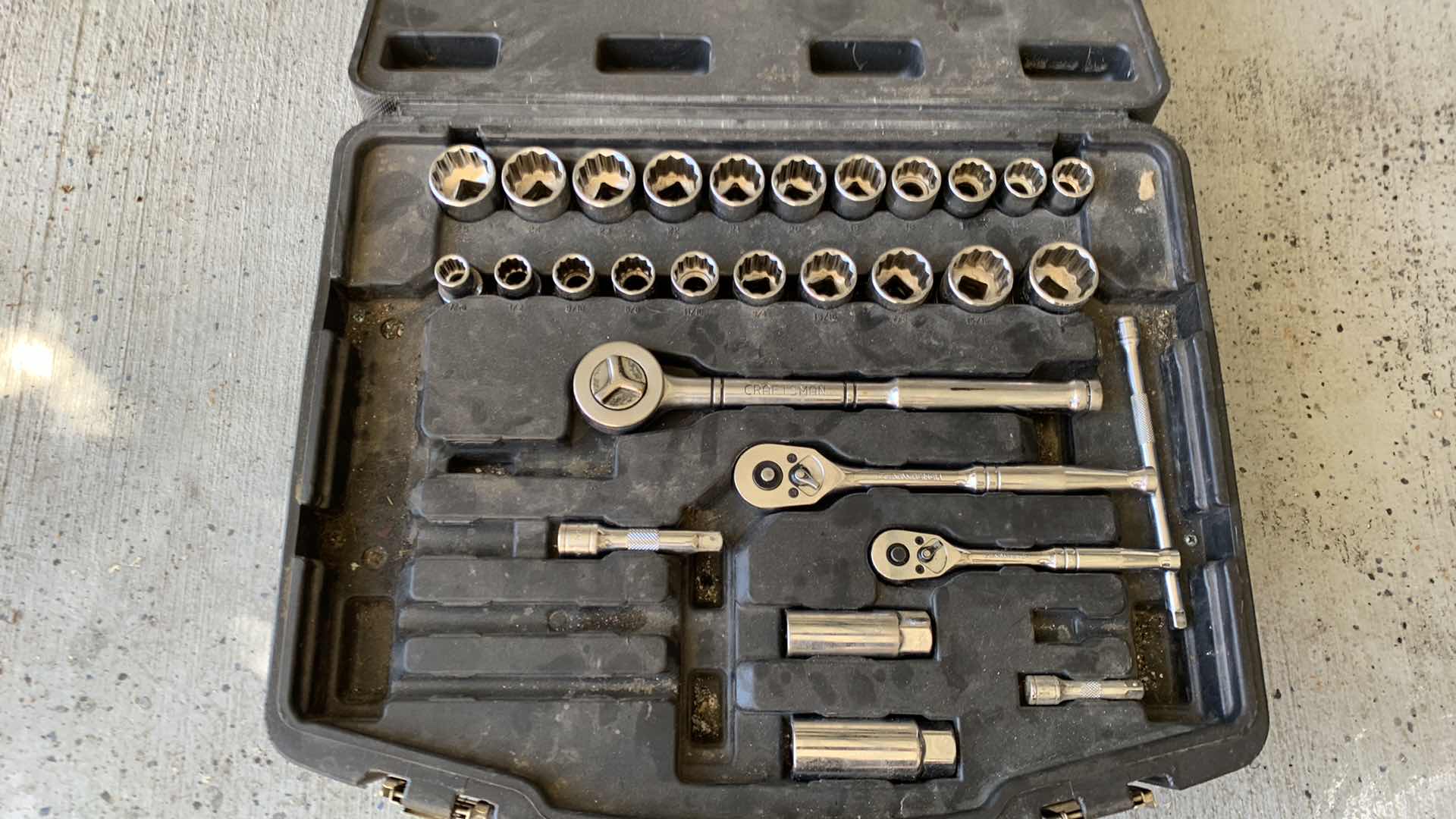 Photo 5 of GEARWRENCH TOOLBOX AND TOOLS