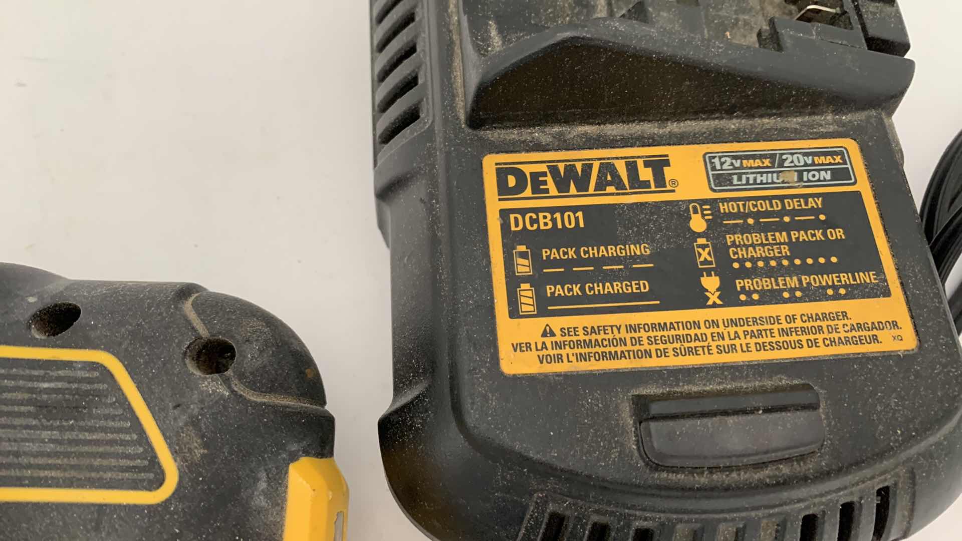 Photo 1 of DEWALT CORDLESS OSCILLATING MULTI-TOOL AND BATTERY CHARGER
