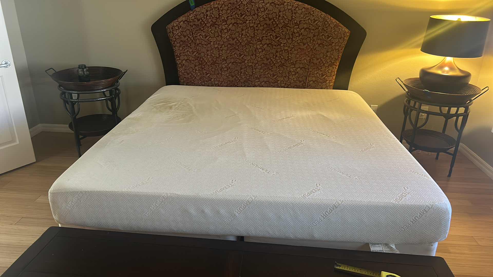 Photo 5 of CLASSIC KING TEMPURPEDIC MATTRESS 