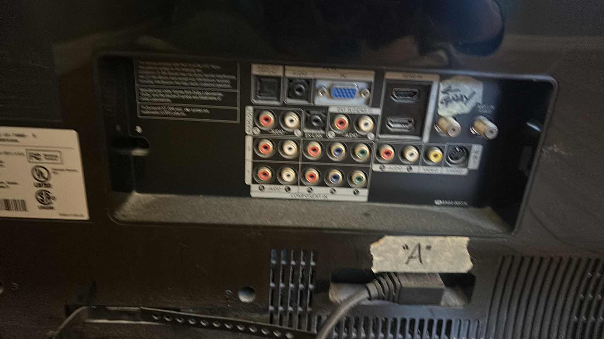 Photo 4 of 45” SAMSUNG TV WITH SWIVEL STAND 