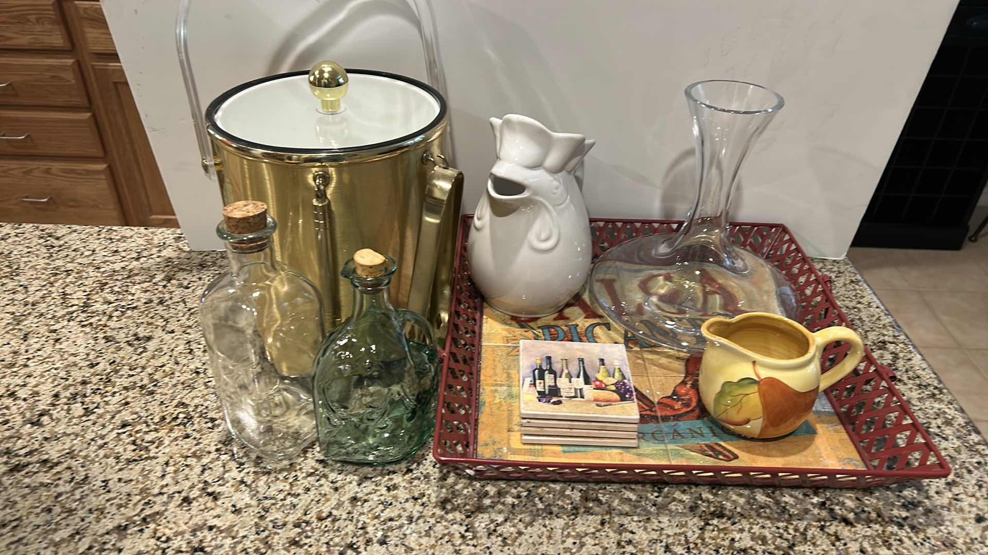 Photo 10 of KITCHEN ACCESSORIES - ICE BUCKET AND MORE