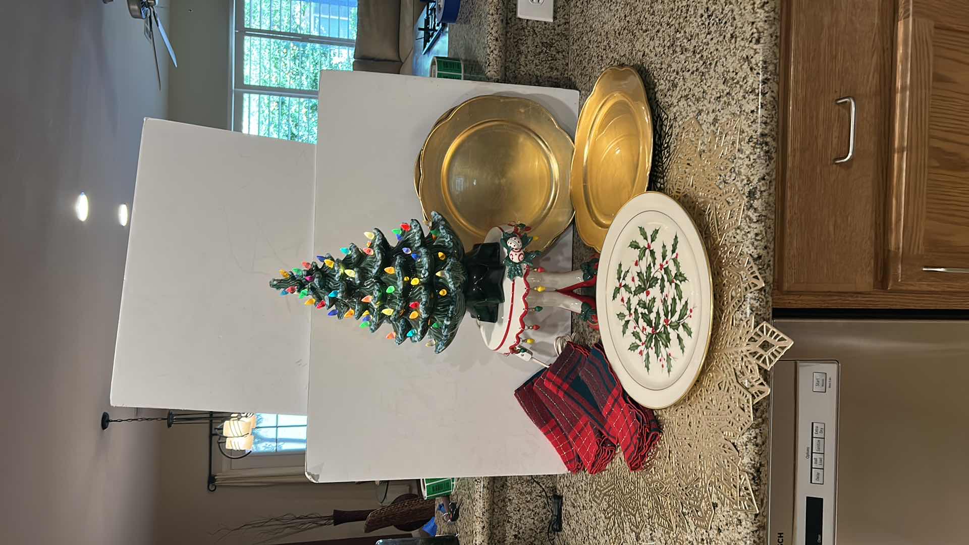 Photo 15 of CHRISTMAS DECOR