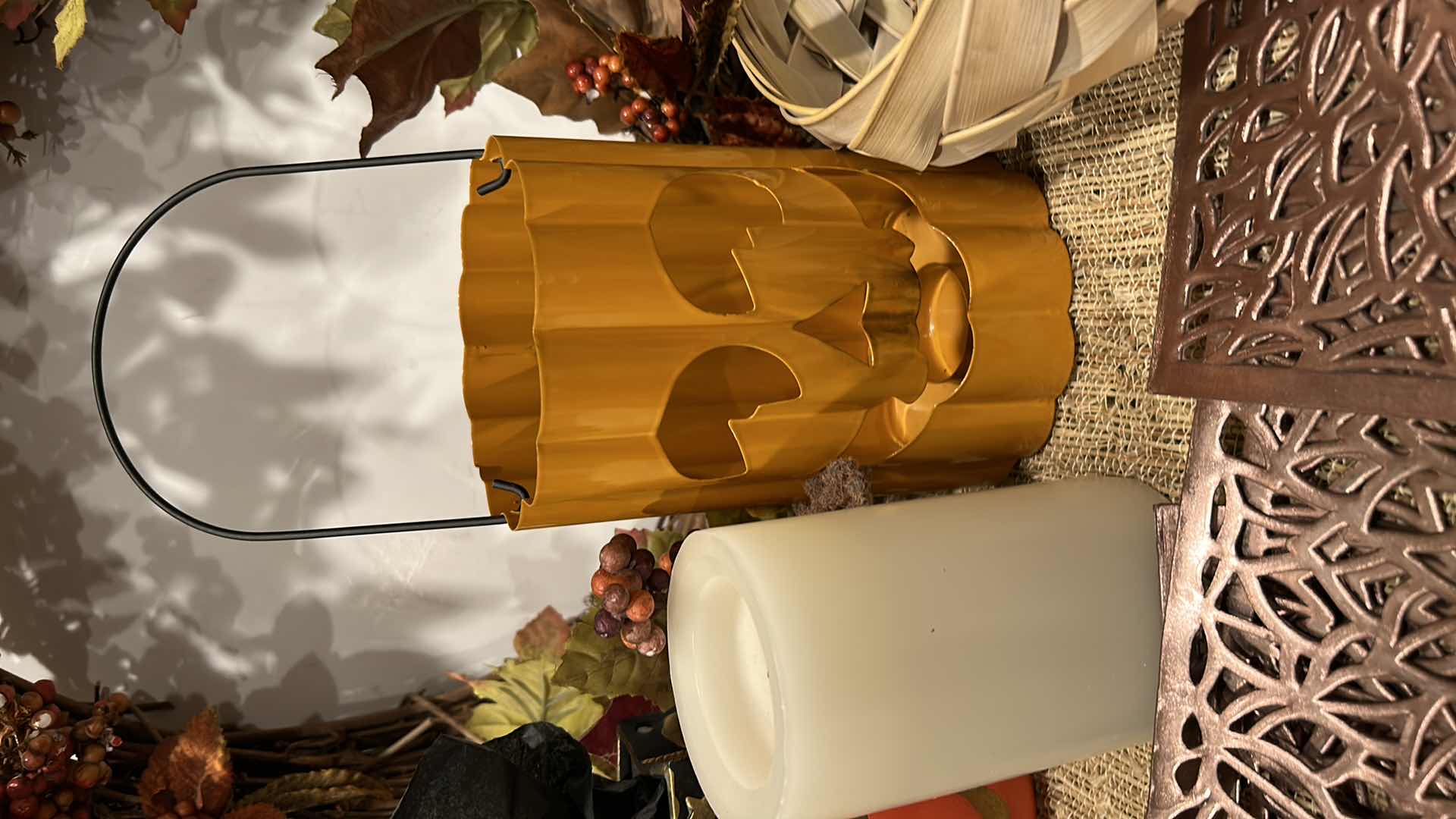 Photo 3 of HALLOWEEN AND FALL DECOR