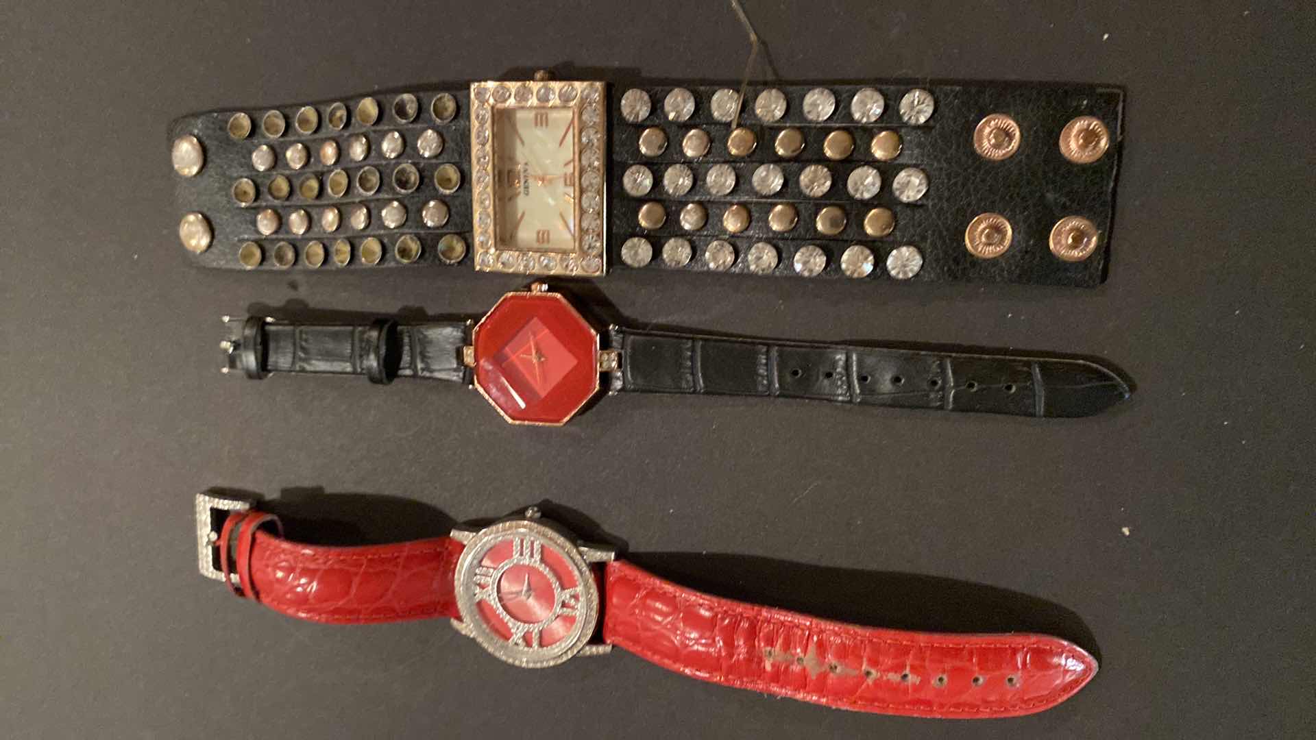 Photo 1 of LADIES FASHION WATCHES