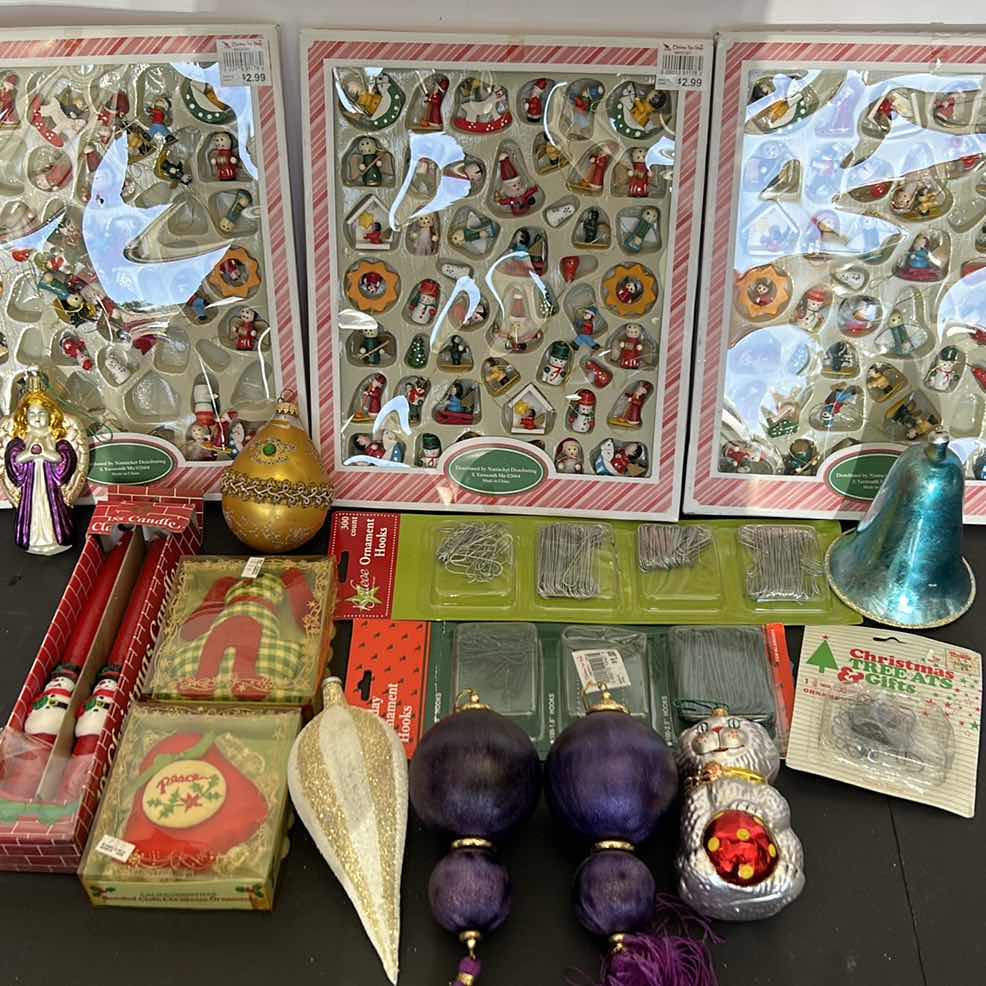 Photo 1 of TOTE OF CHRISTMAS DECORATIONS