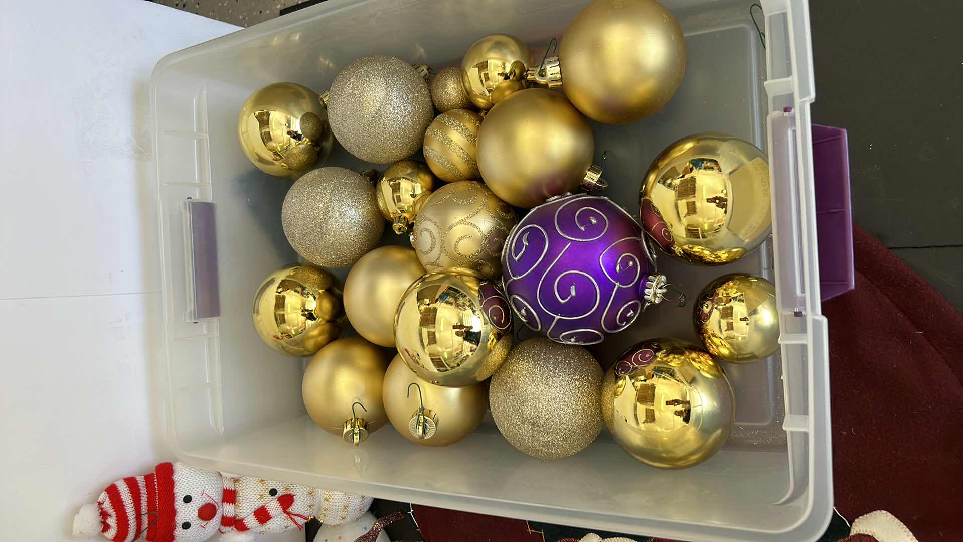 Photo 1 of TOTE WITH CHRISTMAS DECORATIONS