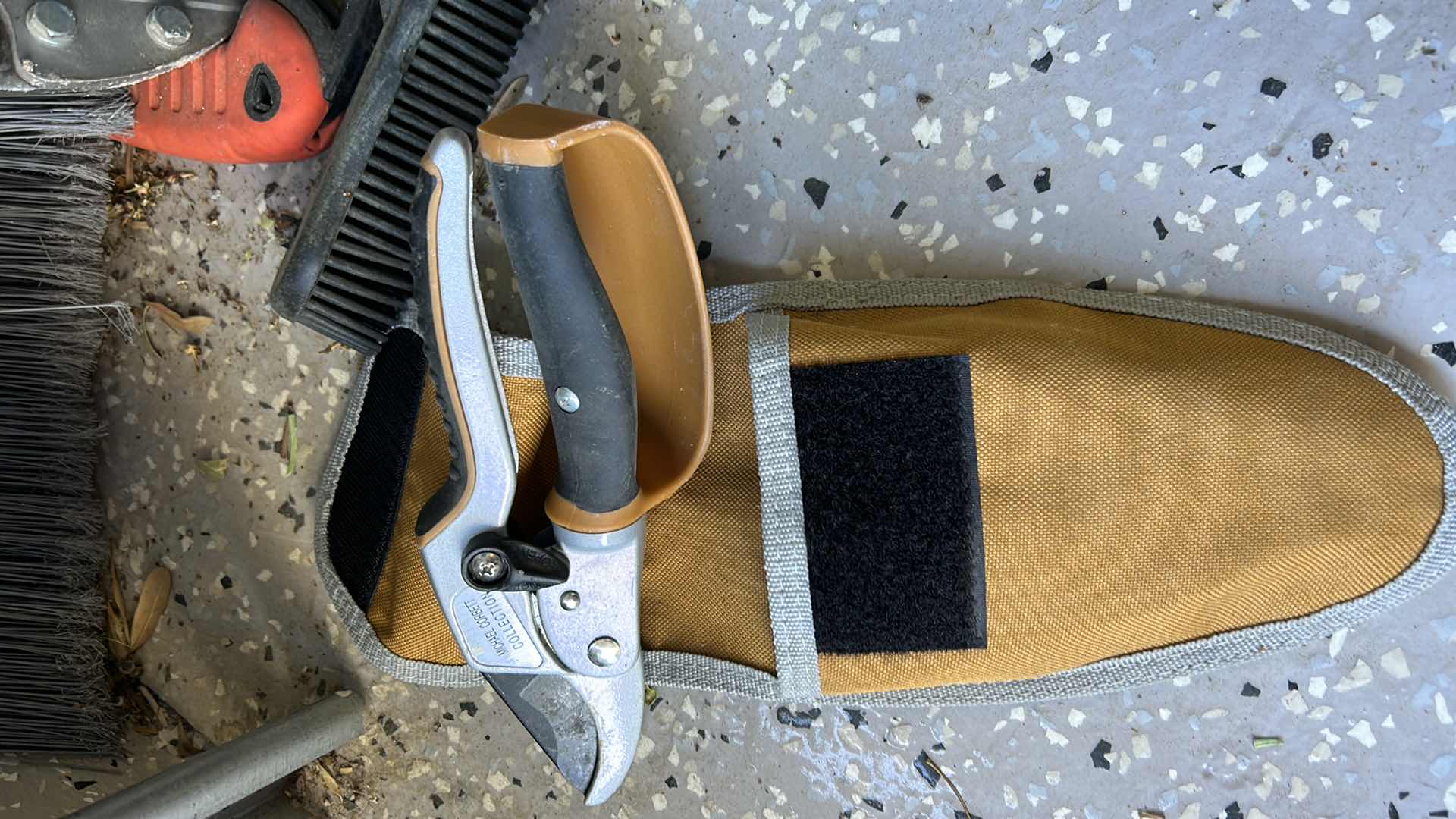 Photo 1 of GARDEN TOOLS