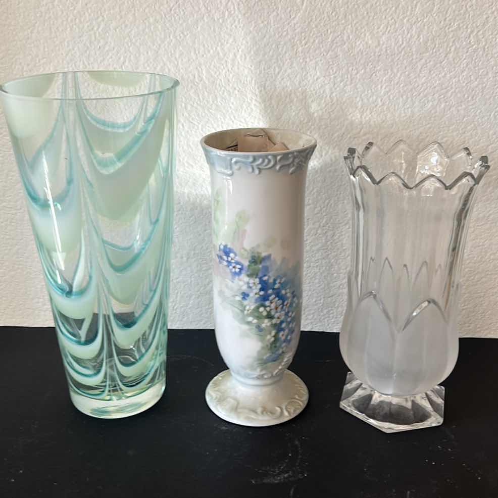 Photo 1 of 3 VINTAGE VASES TALLEST 10.25" 
