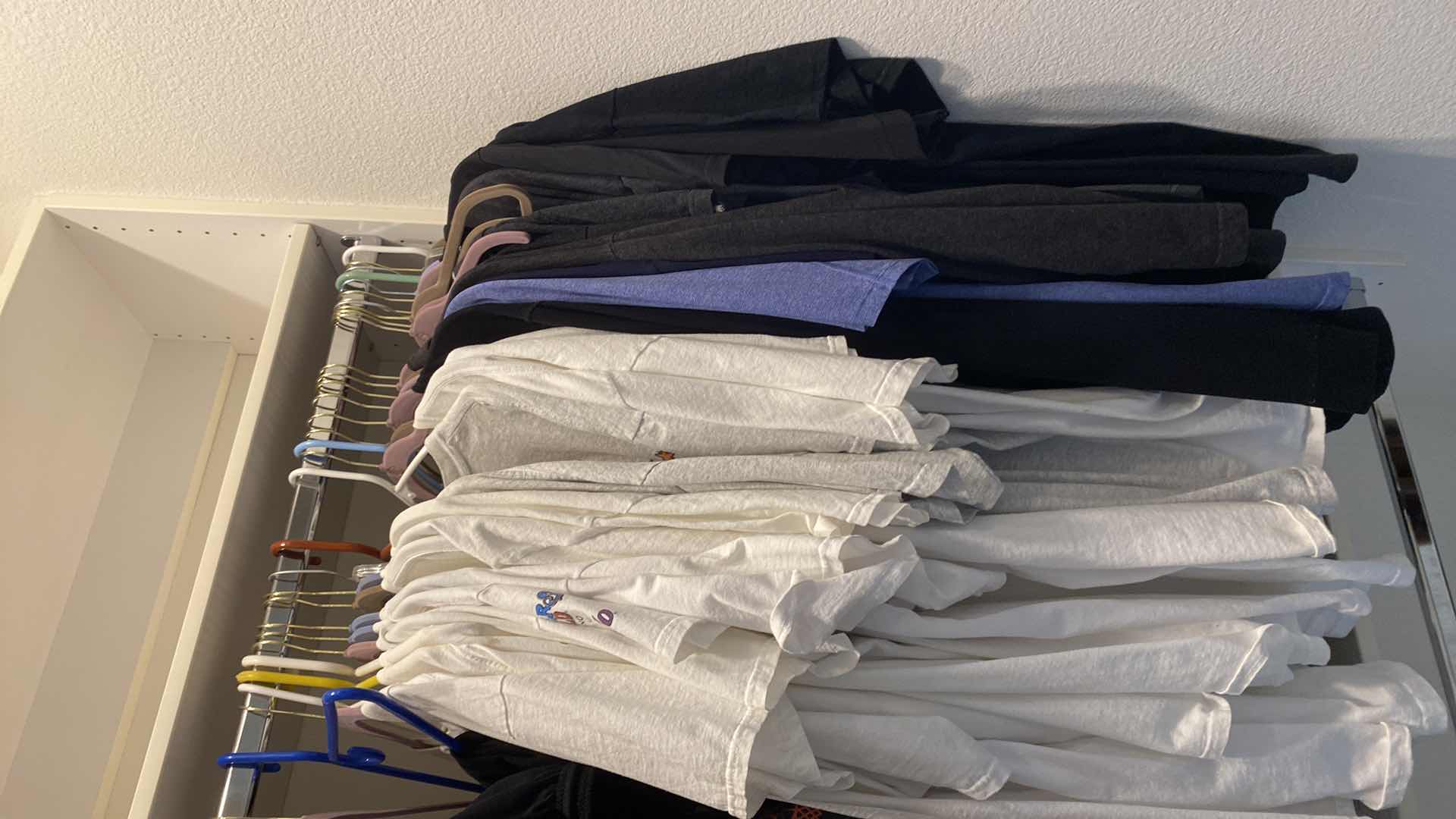 Photo 1 of MENS 2XL T-SHIRTS