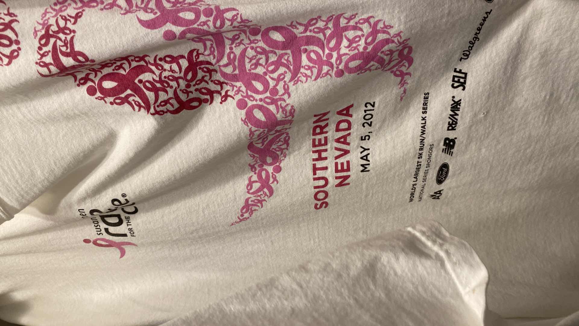 Photo 1 of MENS 2XL T-SHIRTS