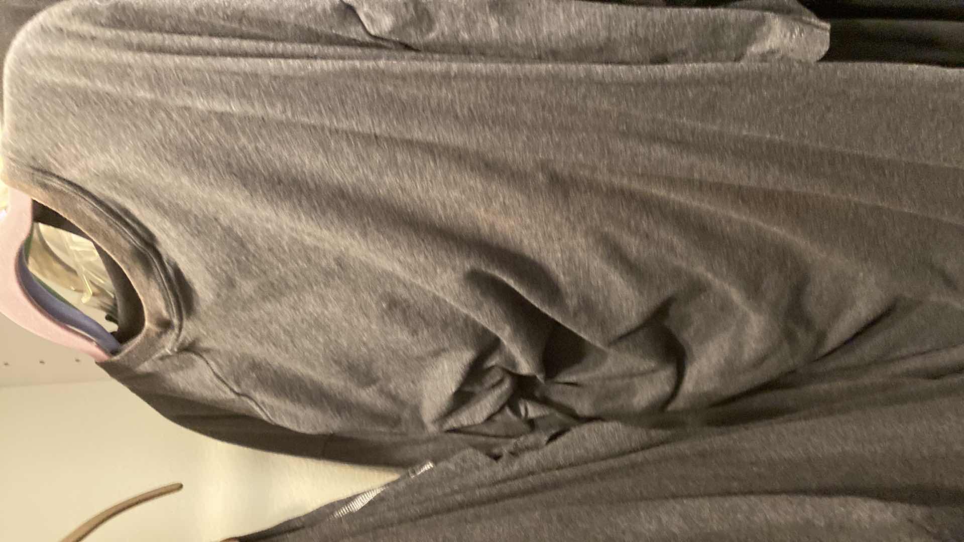 Photo 1 of MENS 2XL T-SHIRTS