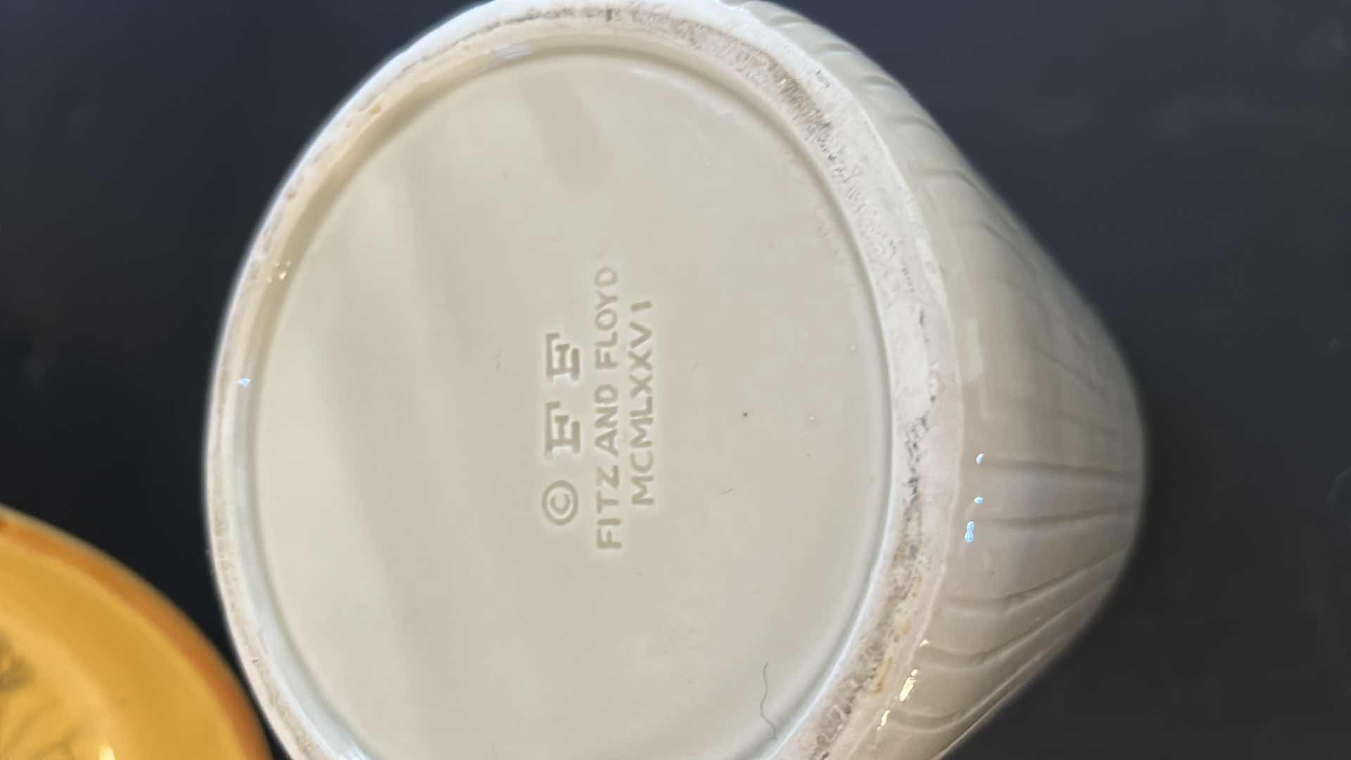 Photo 1 of KITCHEN POTTERY (OVENWARE 14.5”)