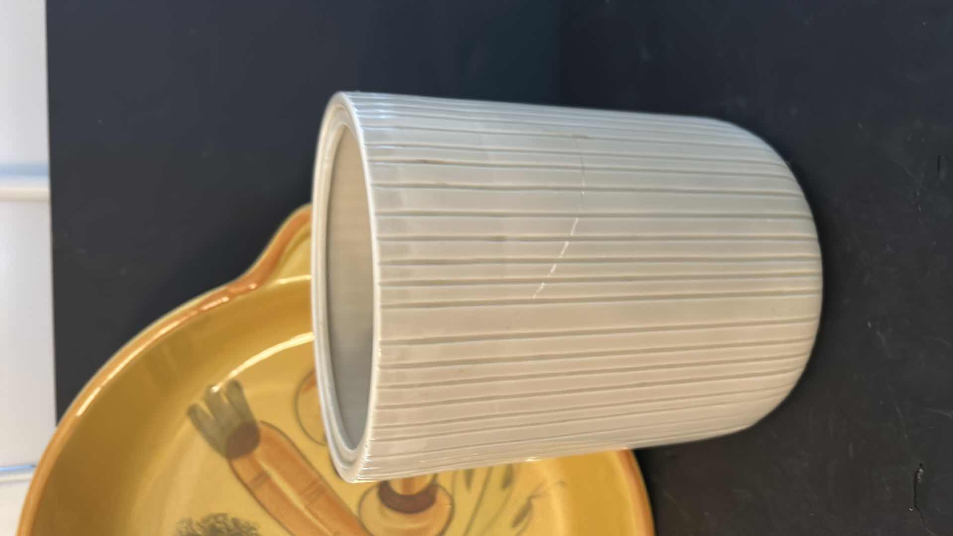 Photo 3 of KITCHEN POTTERY (OVENWARE 14.5”)