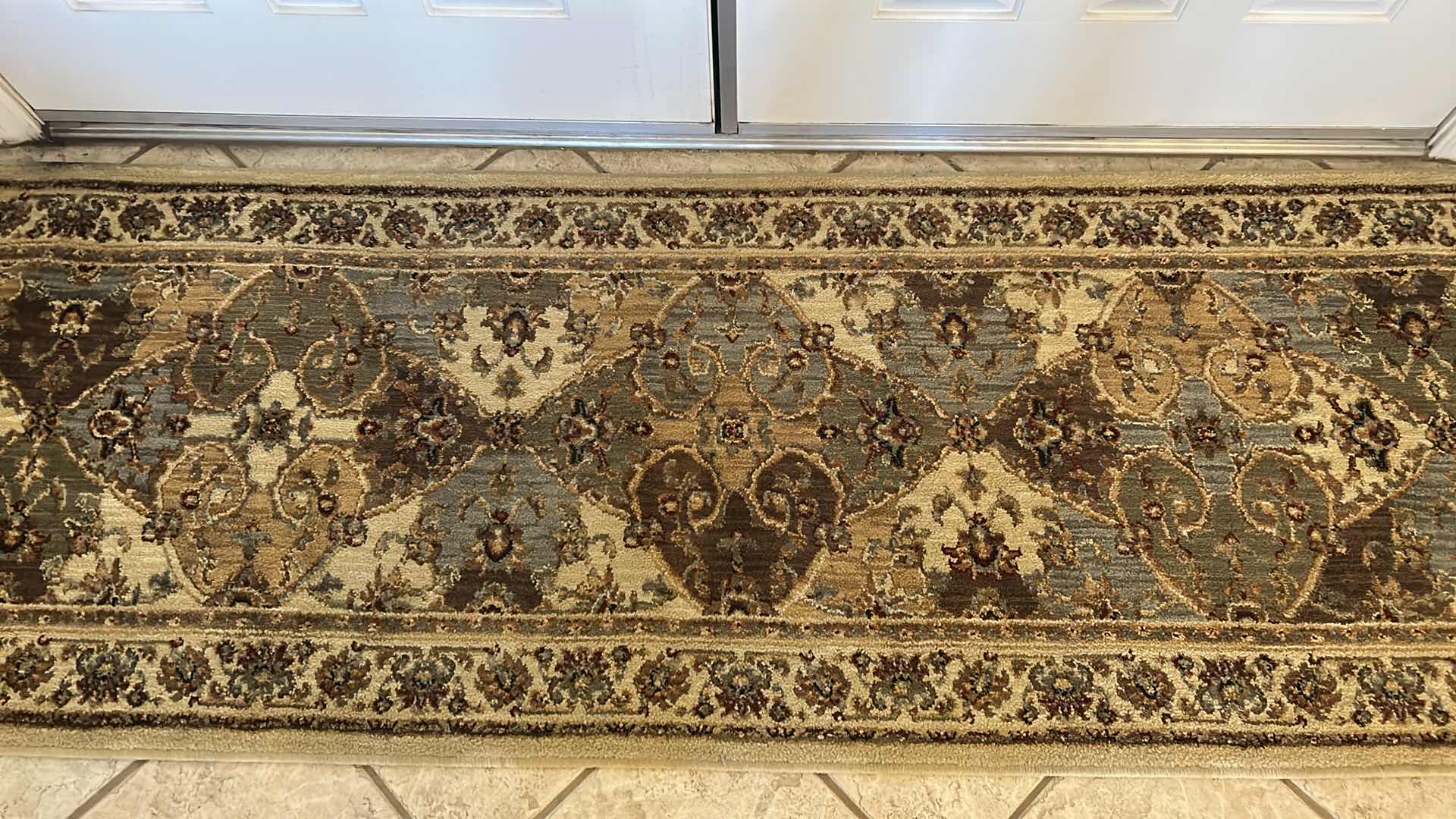 Photo 1 of  SHAW RUGS - RUNNER 2'6" X 8'