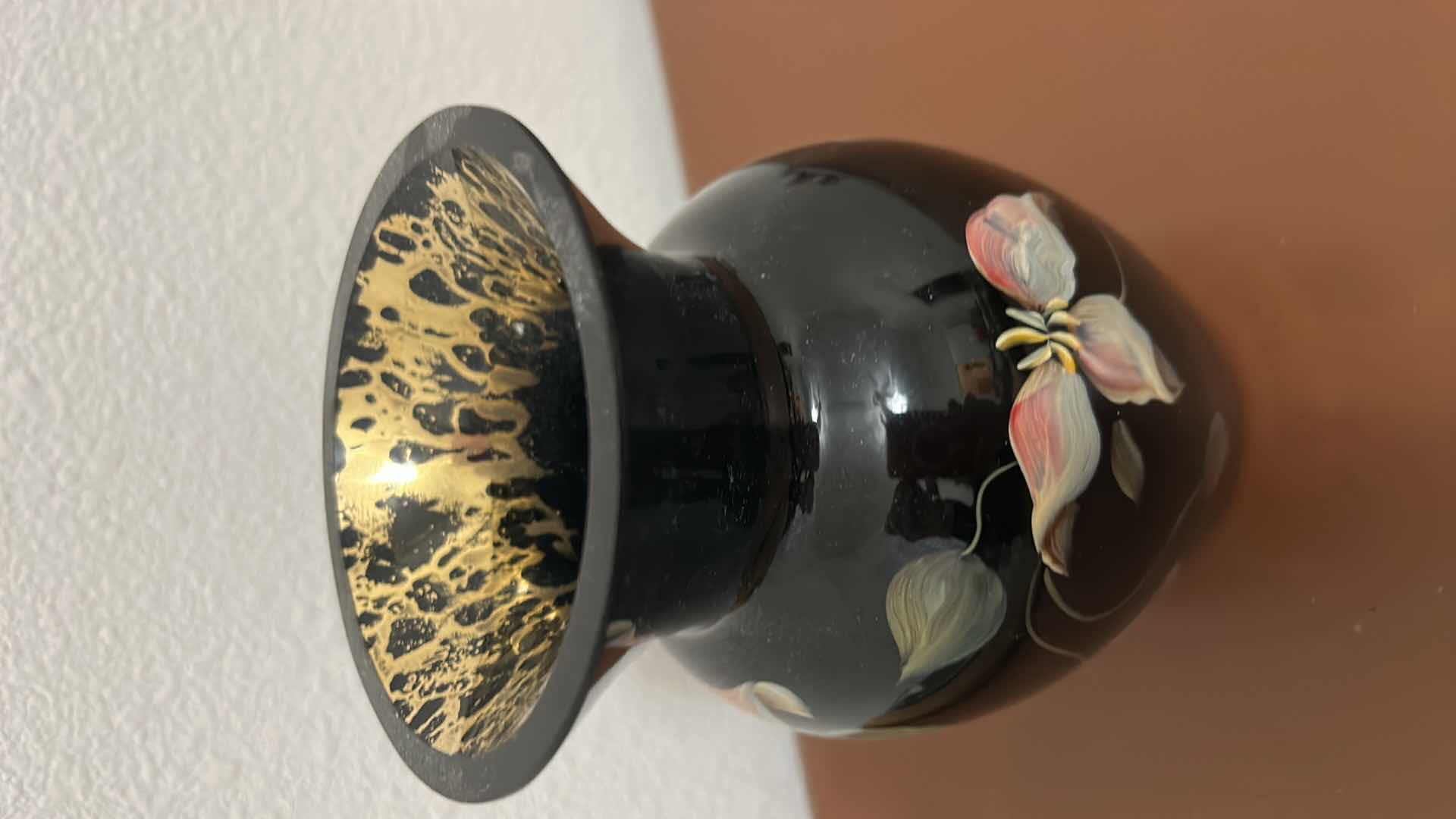 Photo 3 of SHELLY FENTON SIGNED AND NUMBERED HAND PAINTED VASE 7”