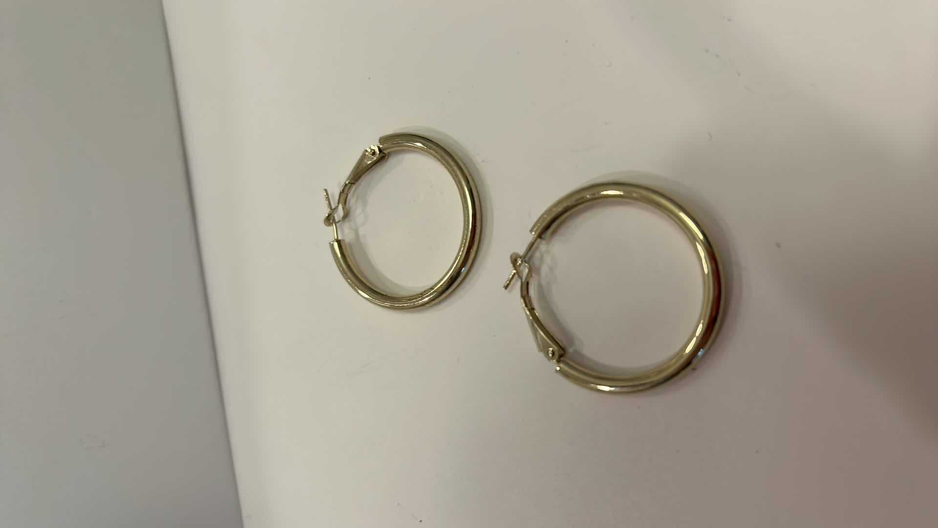 Photo 1 of JEWELRY - 1 INCH 14K GOLD HOOP EARRINGS
