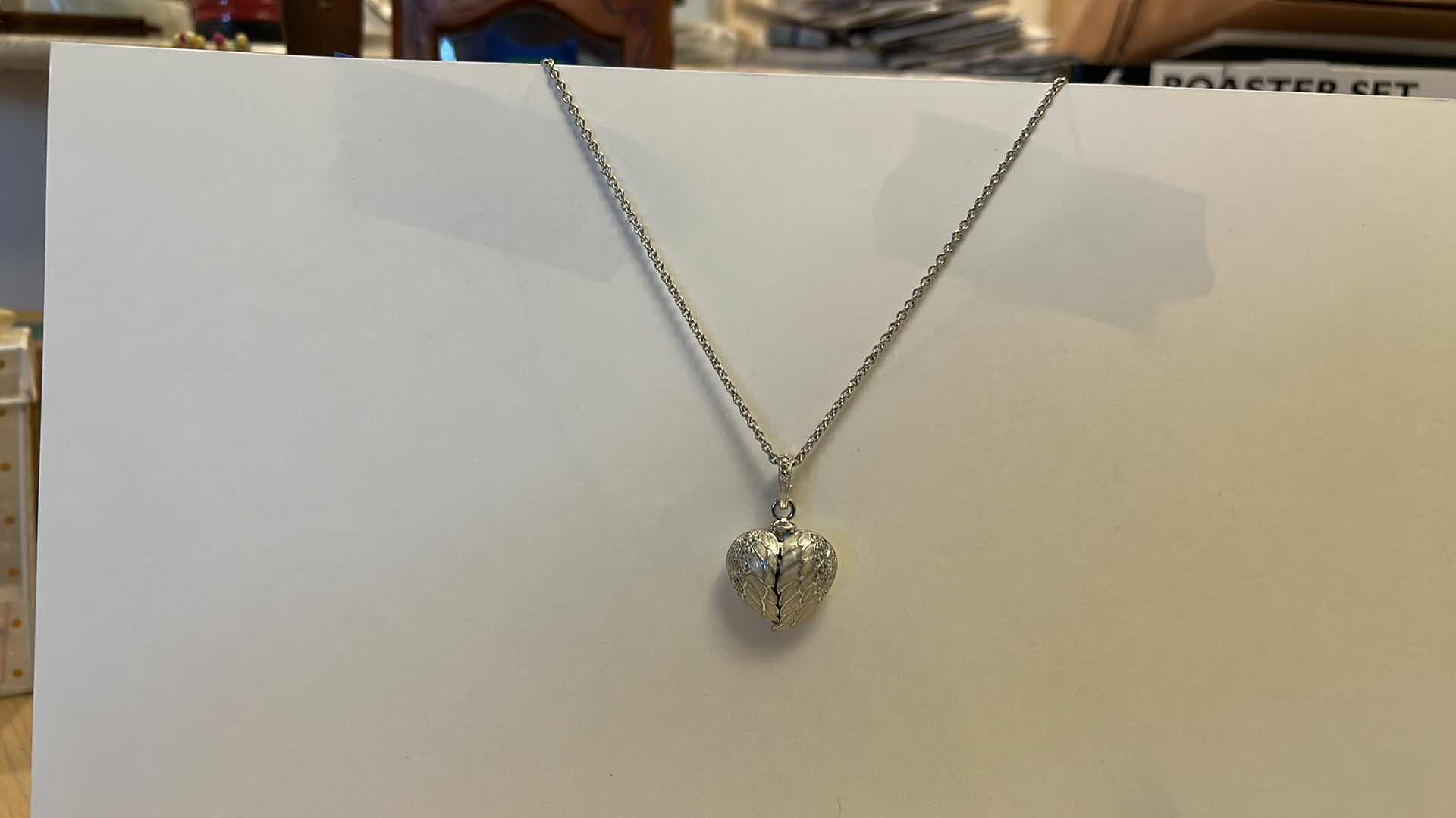 Photo 1 of 925 SILVER NECKLACE AND PENDANT