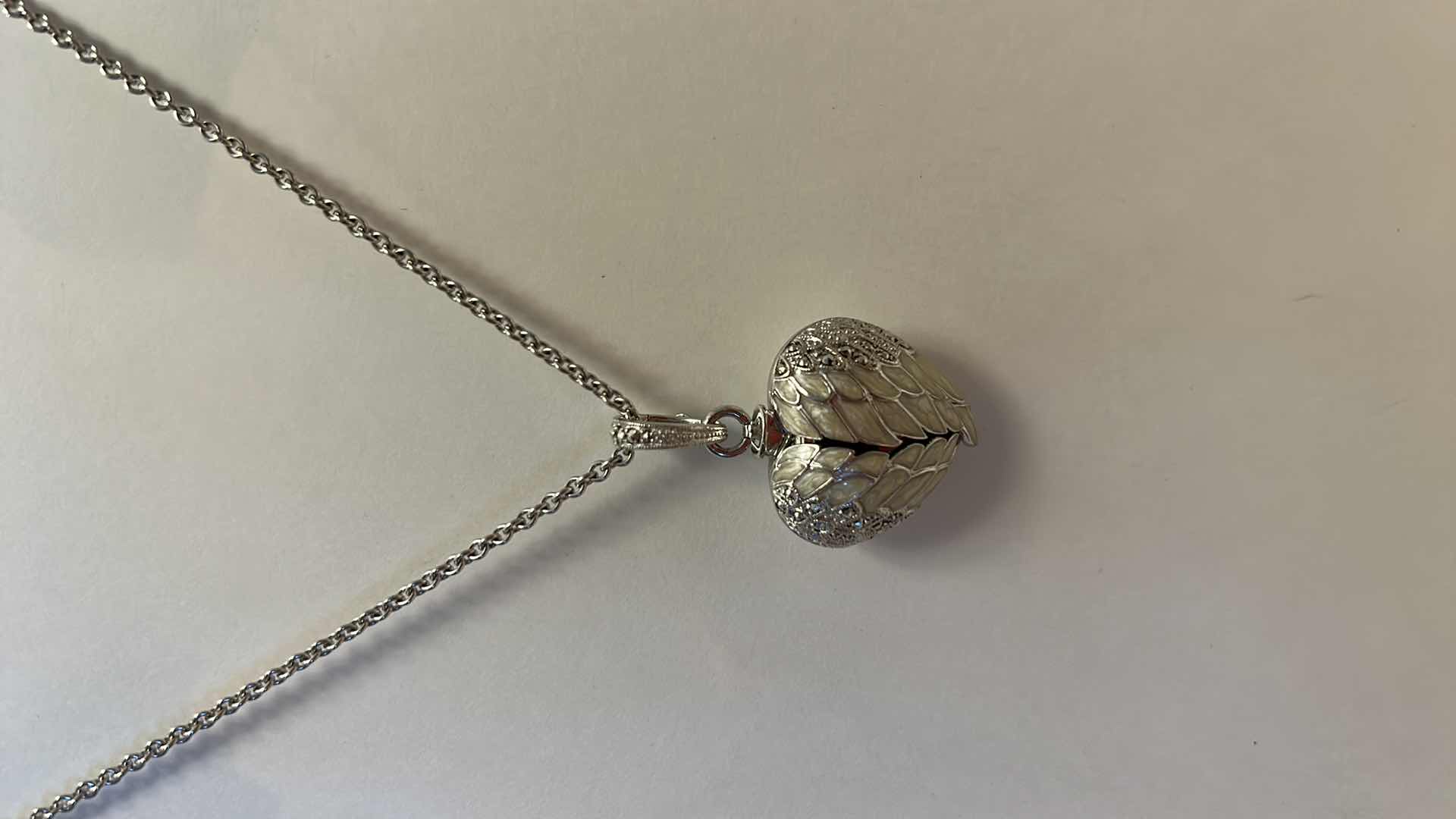 Photo 1 of 925 SILVER NECKLACE AND PENDANT