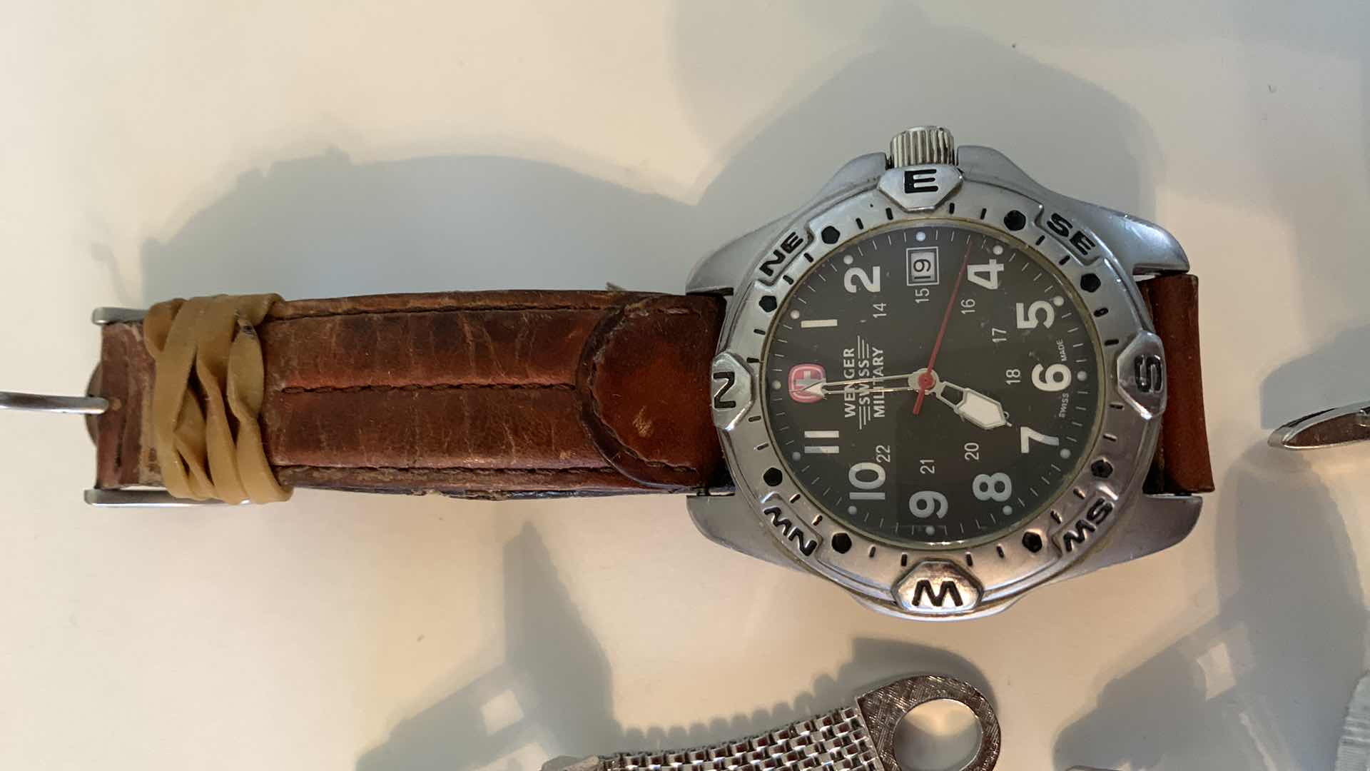 Photo 2 of MEN’S JEWELRY AND CROSS PEN