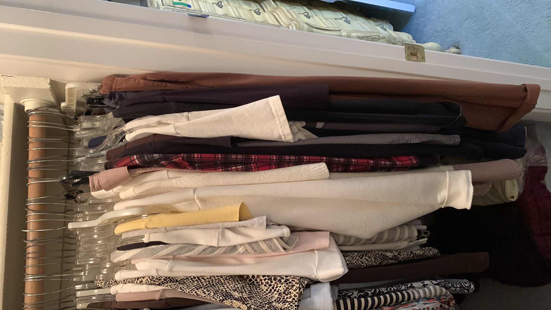 Photo 1 of CONTENTS OF CLOSET WOMENS CLOTHING SIZE L