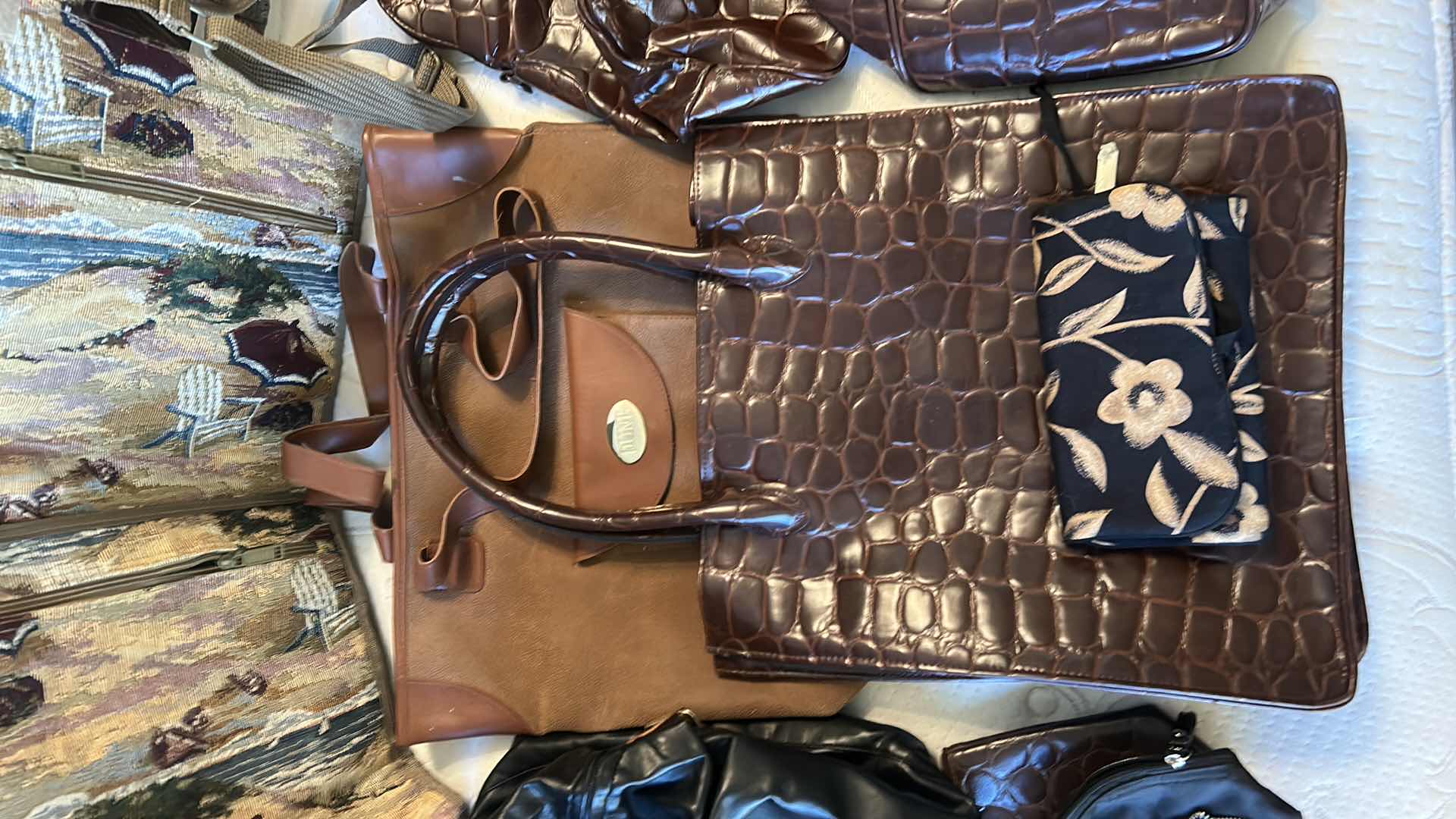 Photo 5 of LADIES TRAVEL BAGS AND MORE