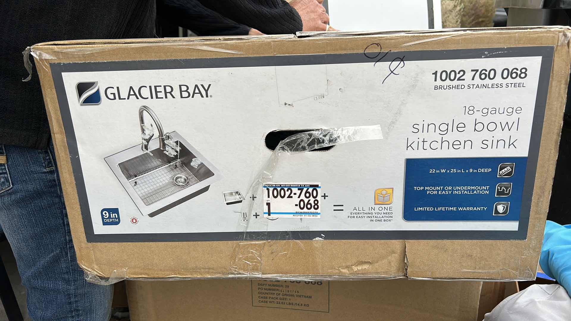 Photo 1 of NEW GLACIER BAY 18 GUAGE SINGLE BOWL KITCHEN SINK BRUSHED STAINLESS STEEL