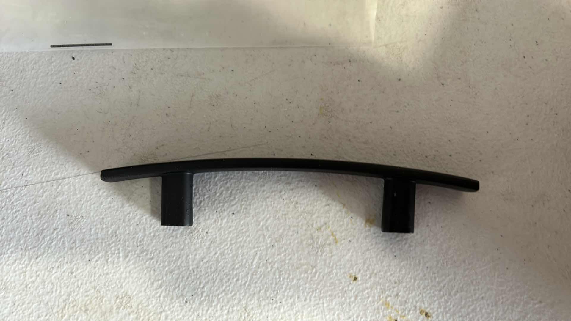 Photo 4 of 3 B0XES - AMAZON BASICS MODERN CURVED CABINET HANDLE RUBBED BRONZE 10 PER BOX