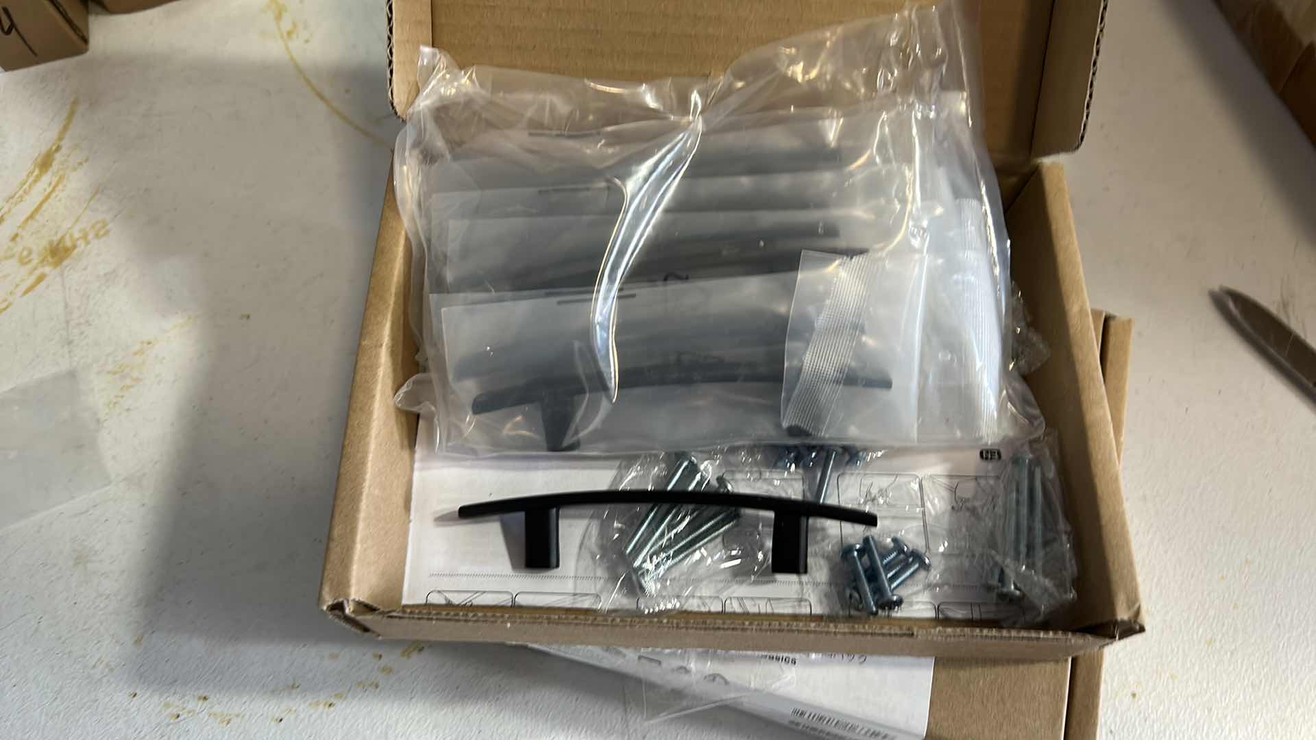 Photo 1 of 3 B0XES - AMAZON BASICS MODERN CURVED CABINET HANDLE RUBBED BRONZE 10 PER BOX