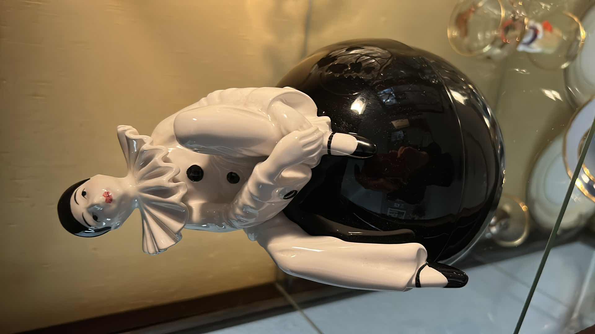 Photo 2 of HOME DECOR ASSORTMENT- CRYSTAL AND MORE