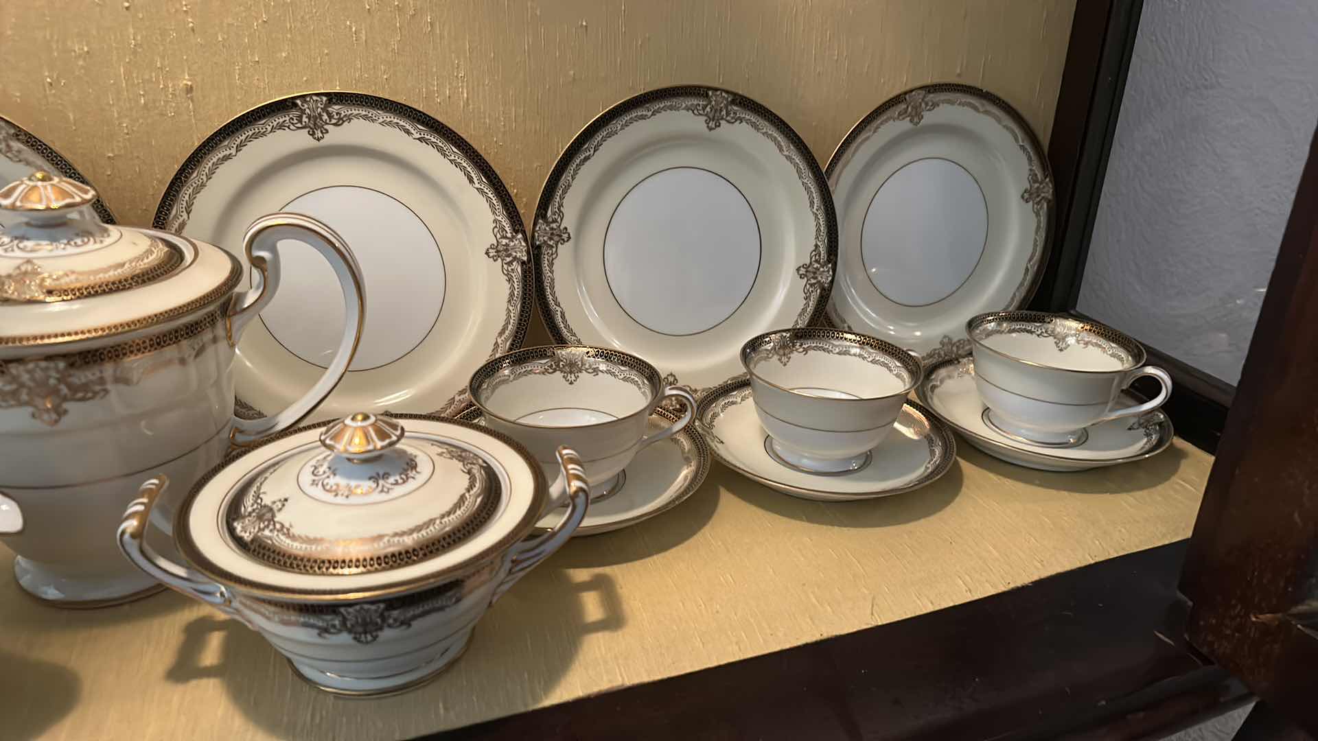 Photo 1 of 23 PC NORITAKE PORCELAIN DINNERWARE